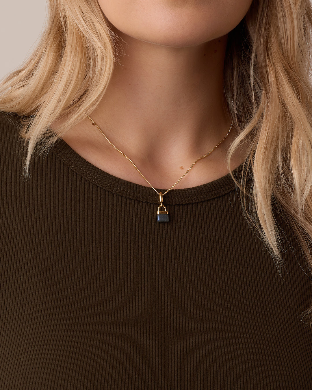 Stylish Padlock Parker Charm Necklace for Women - Elegant Fashion Jewelry Gift for Her - Perfect for Everyday Wear, Date Nights & Special Occasions