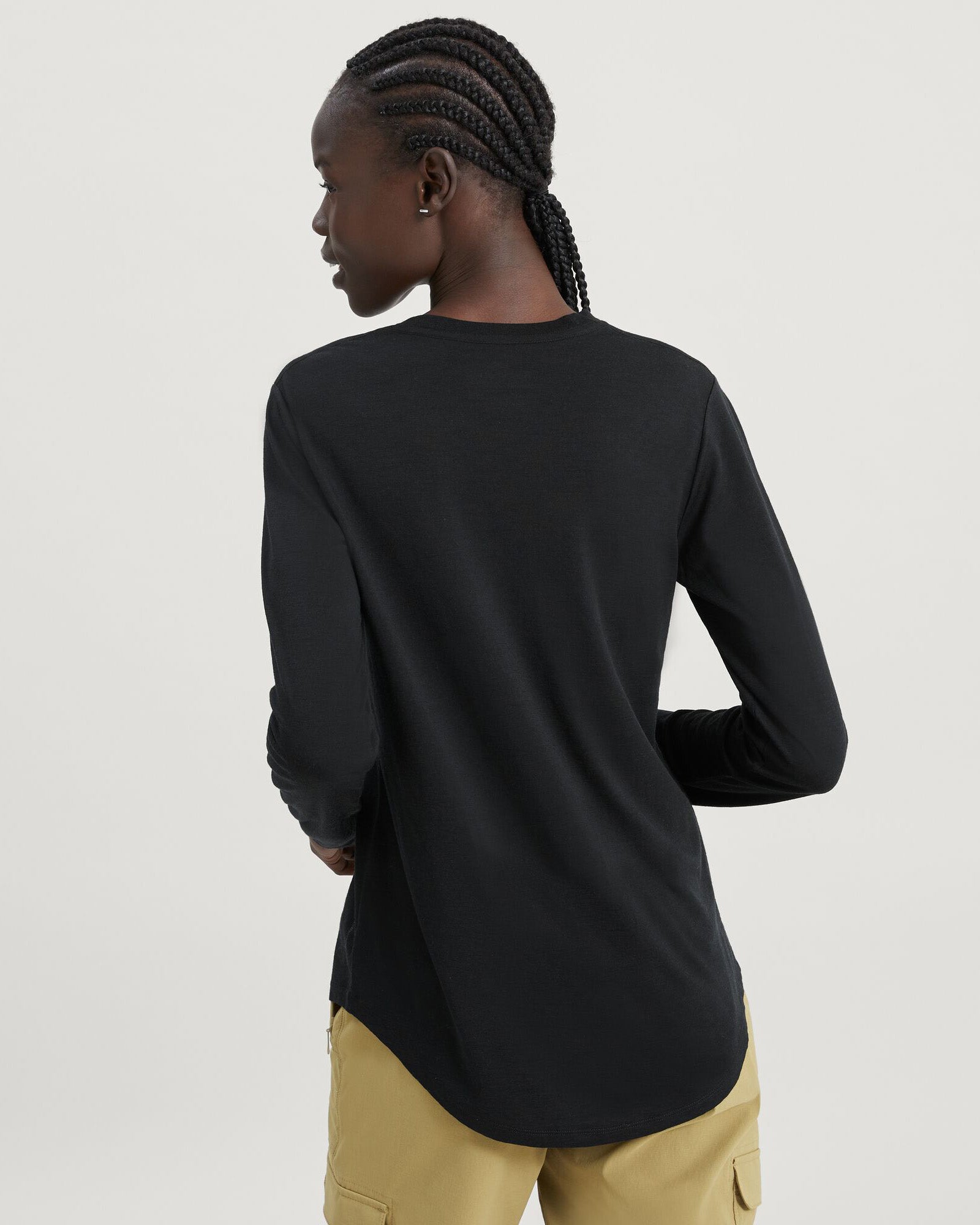 100% Merino Wool Women's Long Sleeve Crewneck Top - Soft & Warm Winter Base Layer for Hiking, Travel & Outdoor Activities - Black