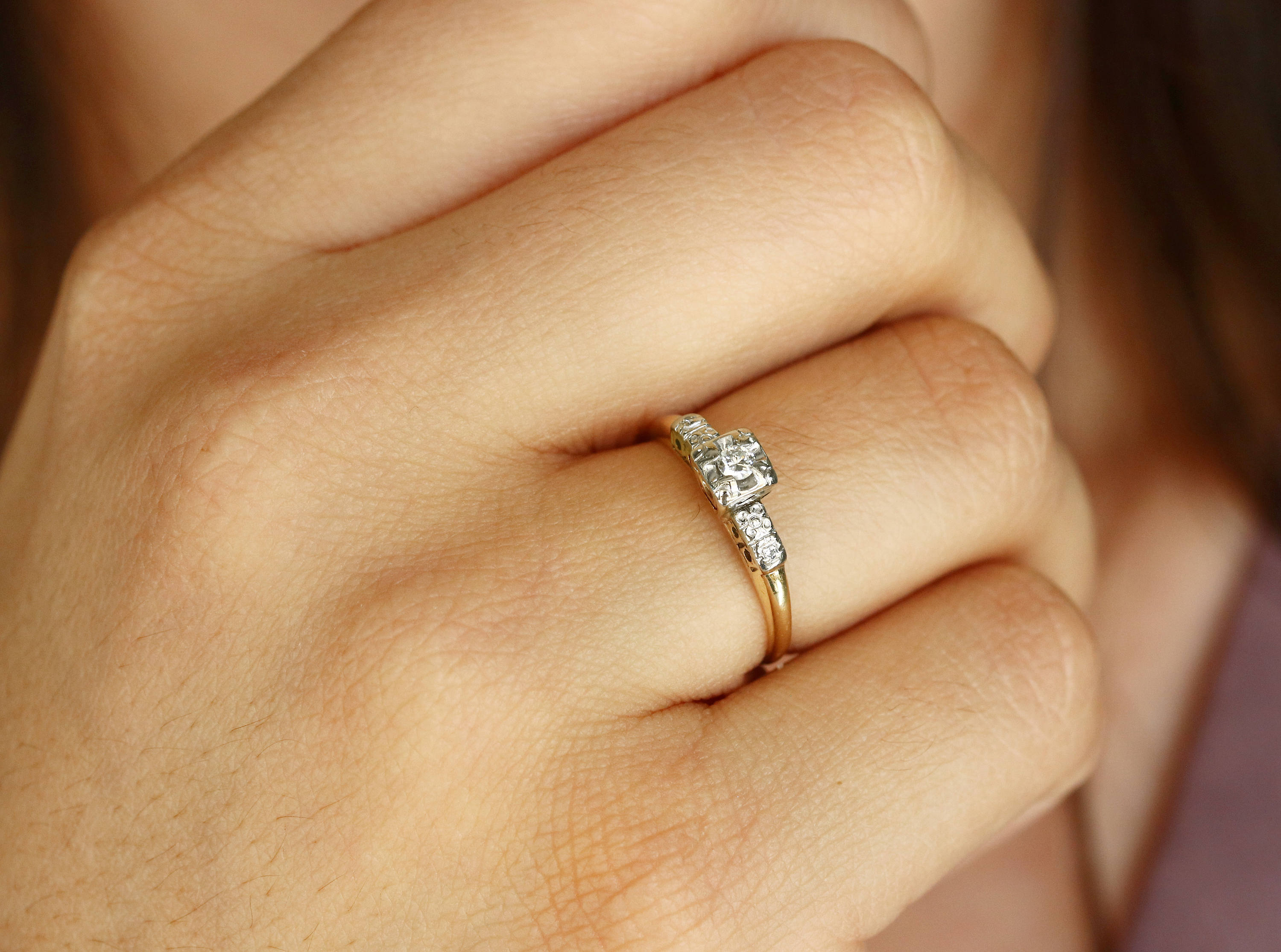 Exquisite 14K Two-Tone Vintage Diamond Engagement Ring for Women - Perfect for Proposals, Anniversaries & Special Occasions