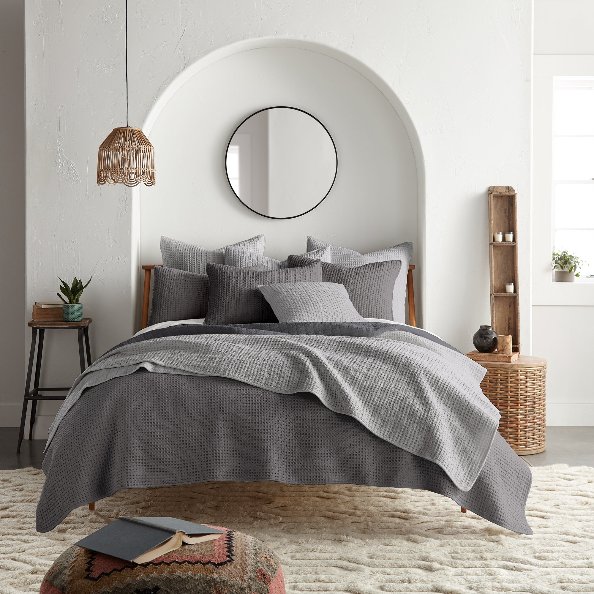 Luxury Mills Waffle Quilt Set - Ultra Soft Bedding Collection for Queen/King Size Beds - Perfect for Cozy Bedrooms, Guest Rooms & Hotel Stays