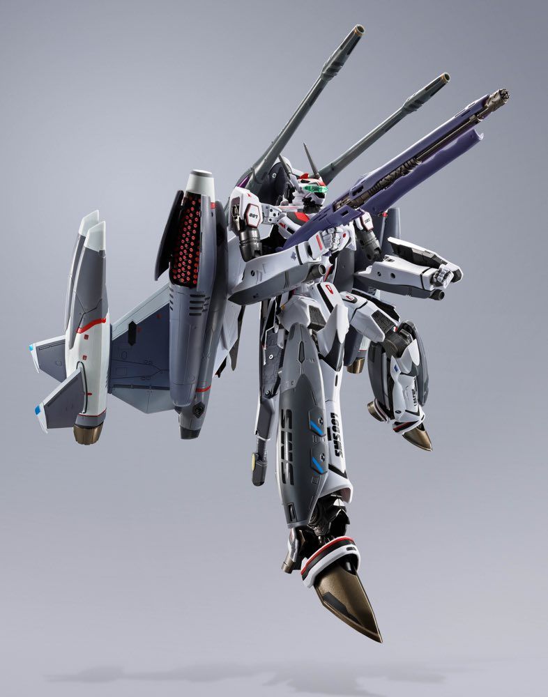 Bandai DX Chogokin VF-25F Tornado Messiah Valkyrie Action Figure - Macross Frontier Alto Saotome Ver. | Collectible Anime Robot Toy for Display & Play | Perfect for Fans & Model Enthusiasts
