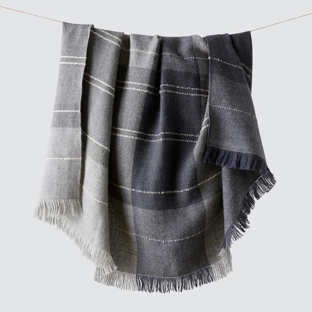 Soft & Cozy Alpaca Wool Throw Blanket - Luxurious Handmade Alpaca Fiber Blanket for Bed, Couch & Home Decor - Perfect for Winter Warmth & Gift Giving