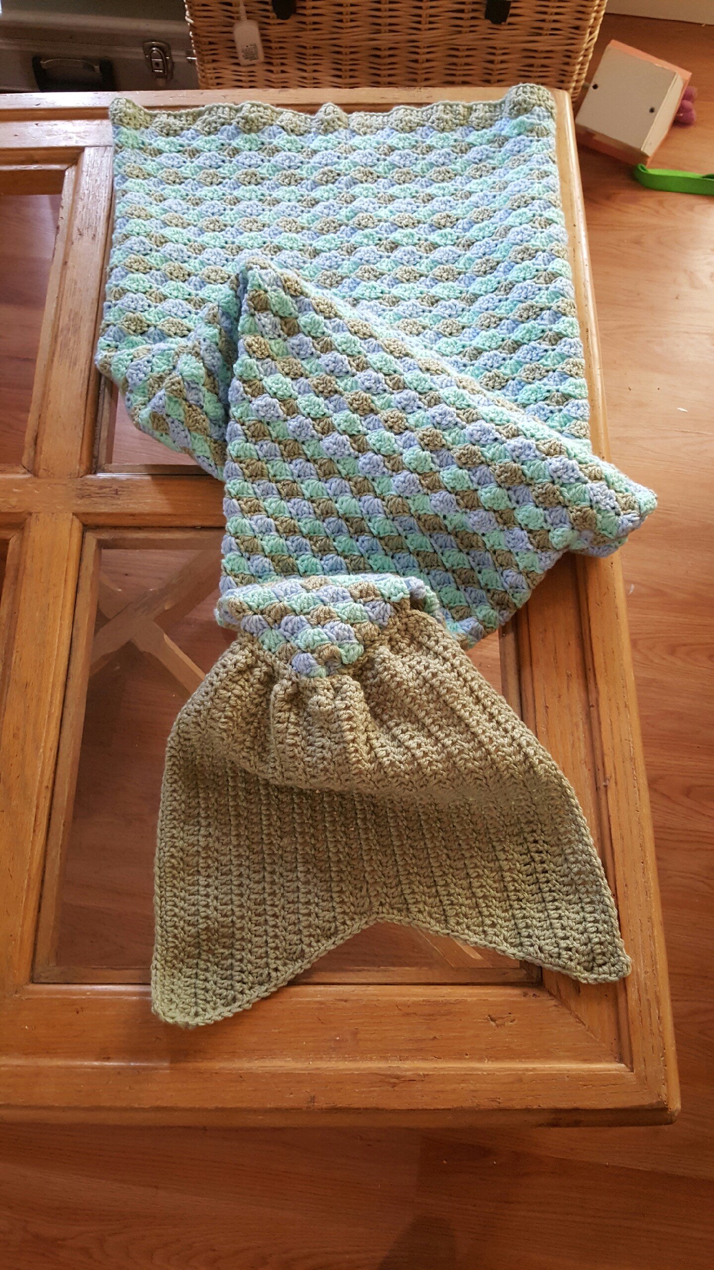 Handmade Crochet Mermaid Tail Blanket - Soft Yarn Knitting for Adults & Kids - Perfect for Cozy Home Decor, Photo Props, and Gift Giving