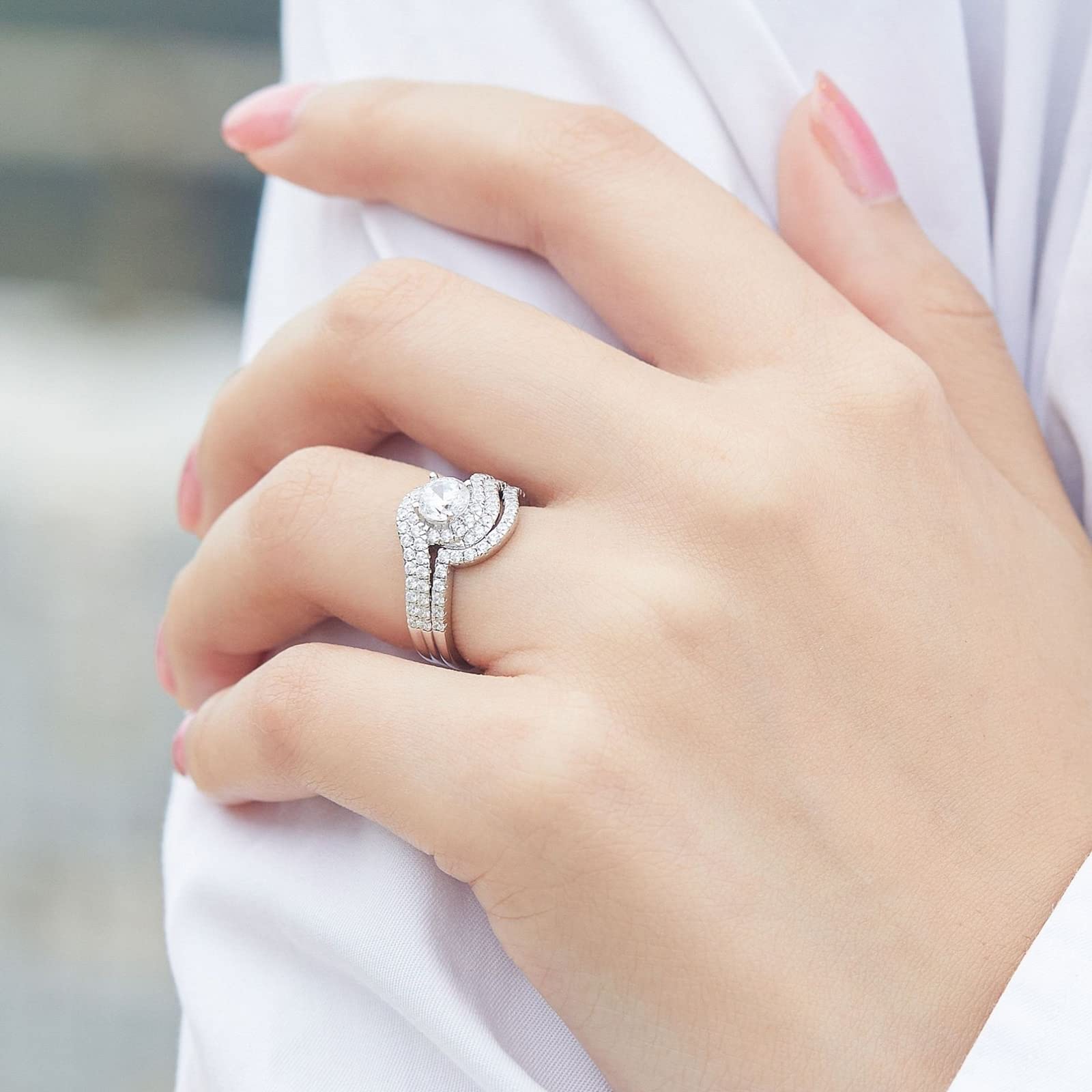 Elegant Sterling Silver & White Gold Twisted Wedding Ring for Women with Zirconia - Perfect for Engagement, Anniversary, and Bridal Jewelry Gifts