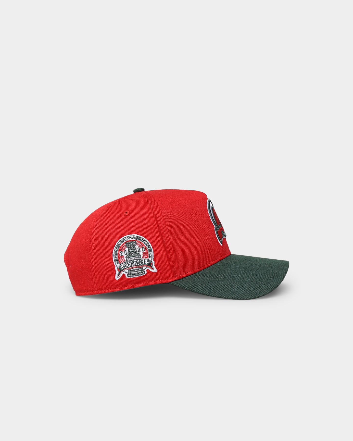 47 Brand New Jersey Devils 'Scarlet Pines' MVP DT Snapback Cap - Red/Dark Green Adjustable Hat for Men - Perfect for Game Day, Sports Events & Casual Wear
