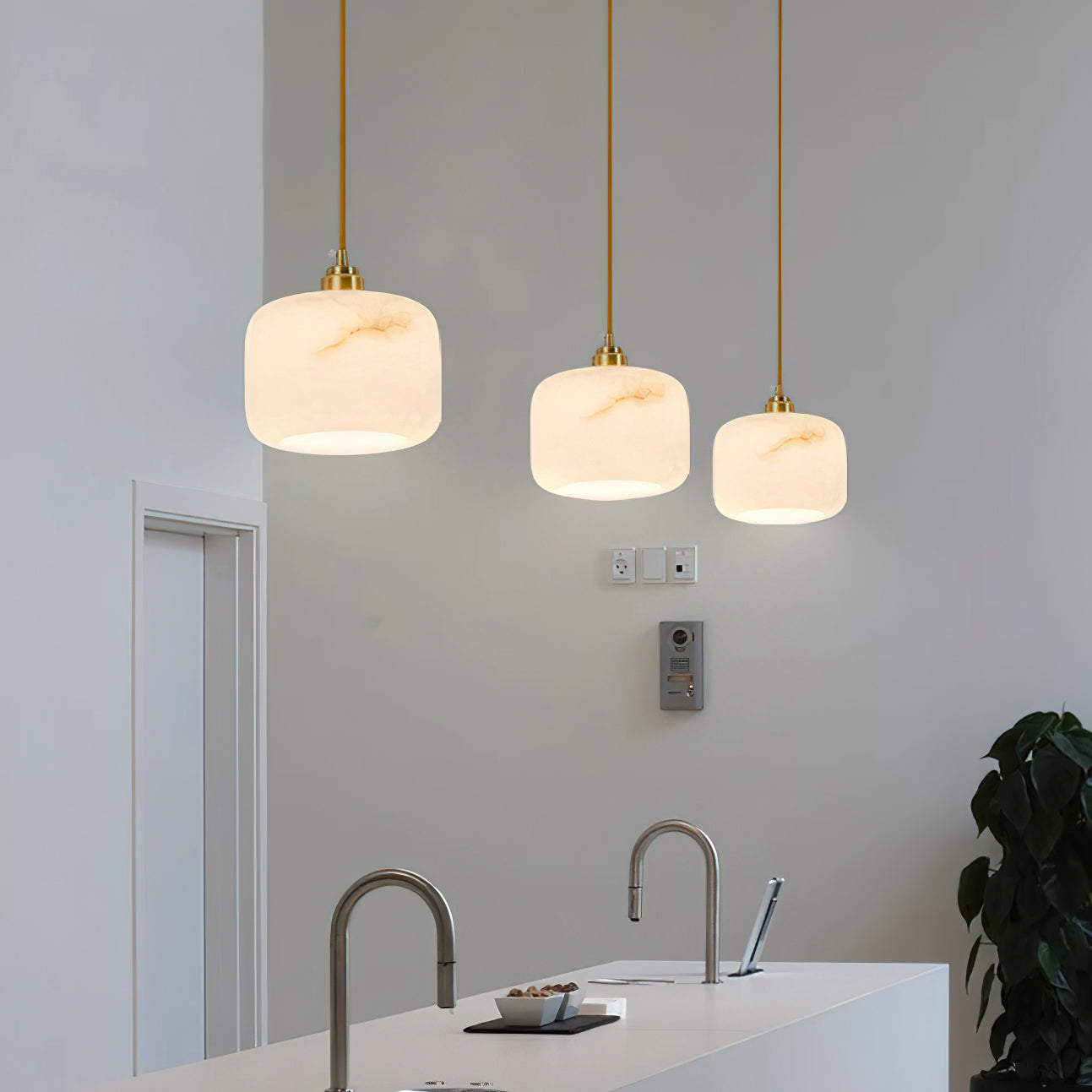 Modern Odyssey Pendant Light - Adjustable Hanging Chandelier for Kitchen Island, Dining Room & Bedroom - Sleek Industrial Design with Dimmable LED Bulb