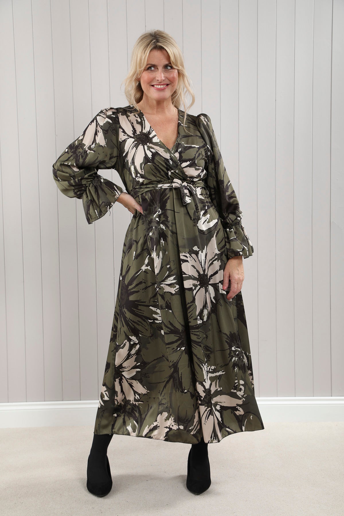 Elegant Satin Flute Cuff Dress for Women - Perfect for Evening Parties, Weddings & Special Occasions