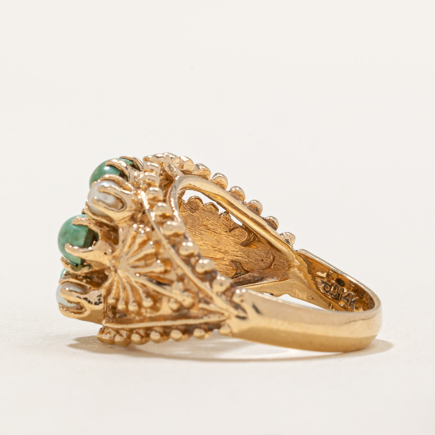 Elegant Jade & Pearl Cocktail Ring - 2.00 Carat Total Weight (CTW) - Size 7 - Perfect for Evening Parties, Weddings & Special Occasions