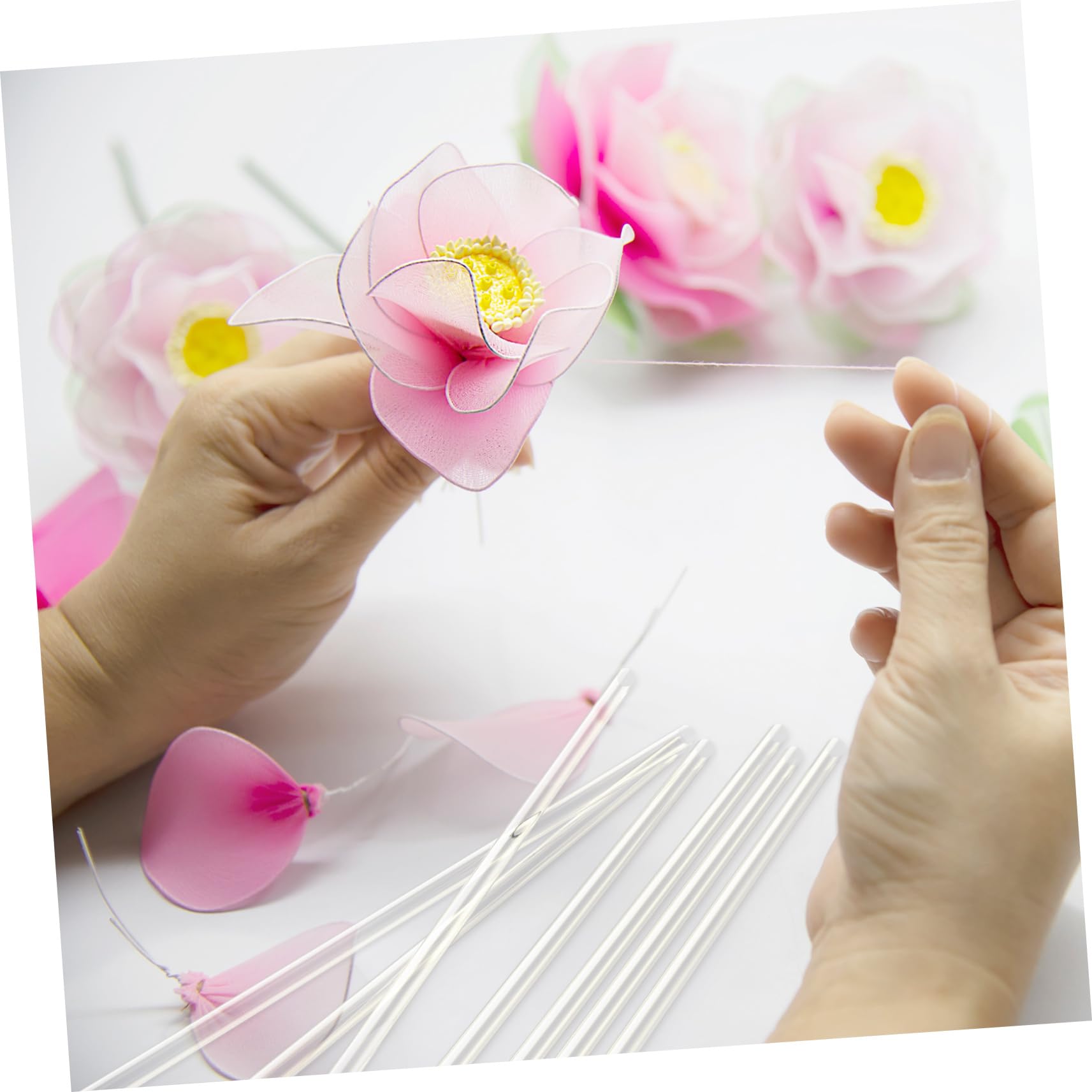 100pcs Clear Plastic Chocolate Candy Holder Sticks - Truffle Wrappers & Flower Packaging Supports for Valentine's Day, Wedding, Birthday Party Decorations - Perfect for DIY Desserts, Gift Packaging, and Candy Displays
