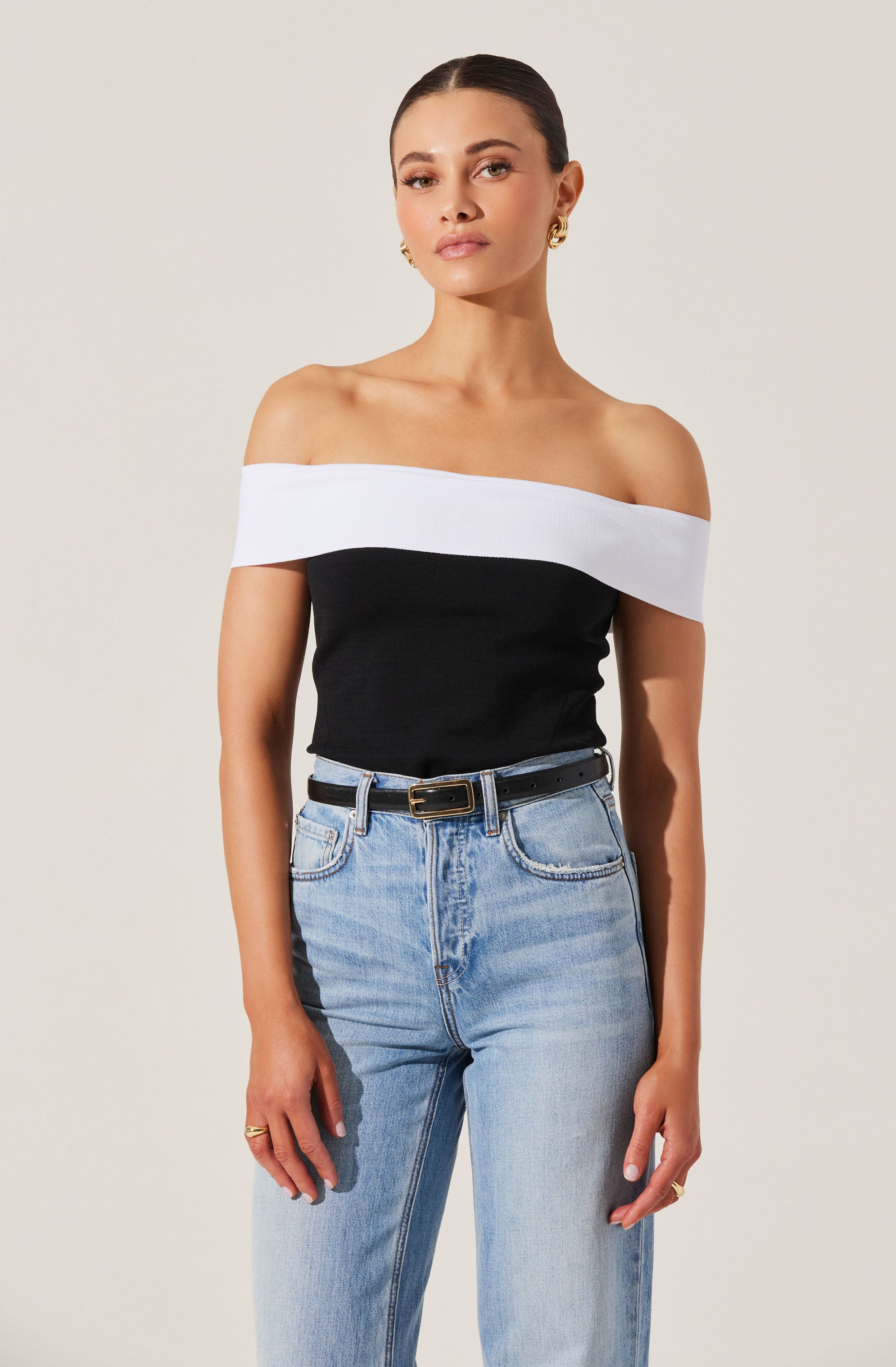 Stylish Rochelle Contrast Sweater Top for Women - Trendy Knit Pullover with Color Block Design - Perfect for Casual Outfits, Office Wear & Fall Layering
