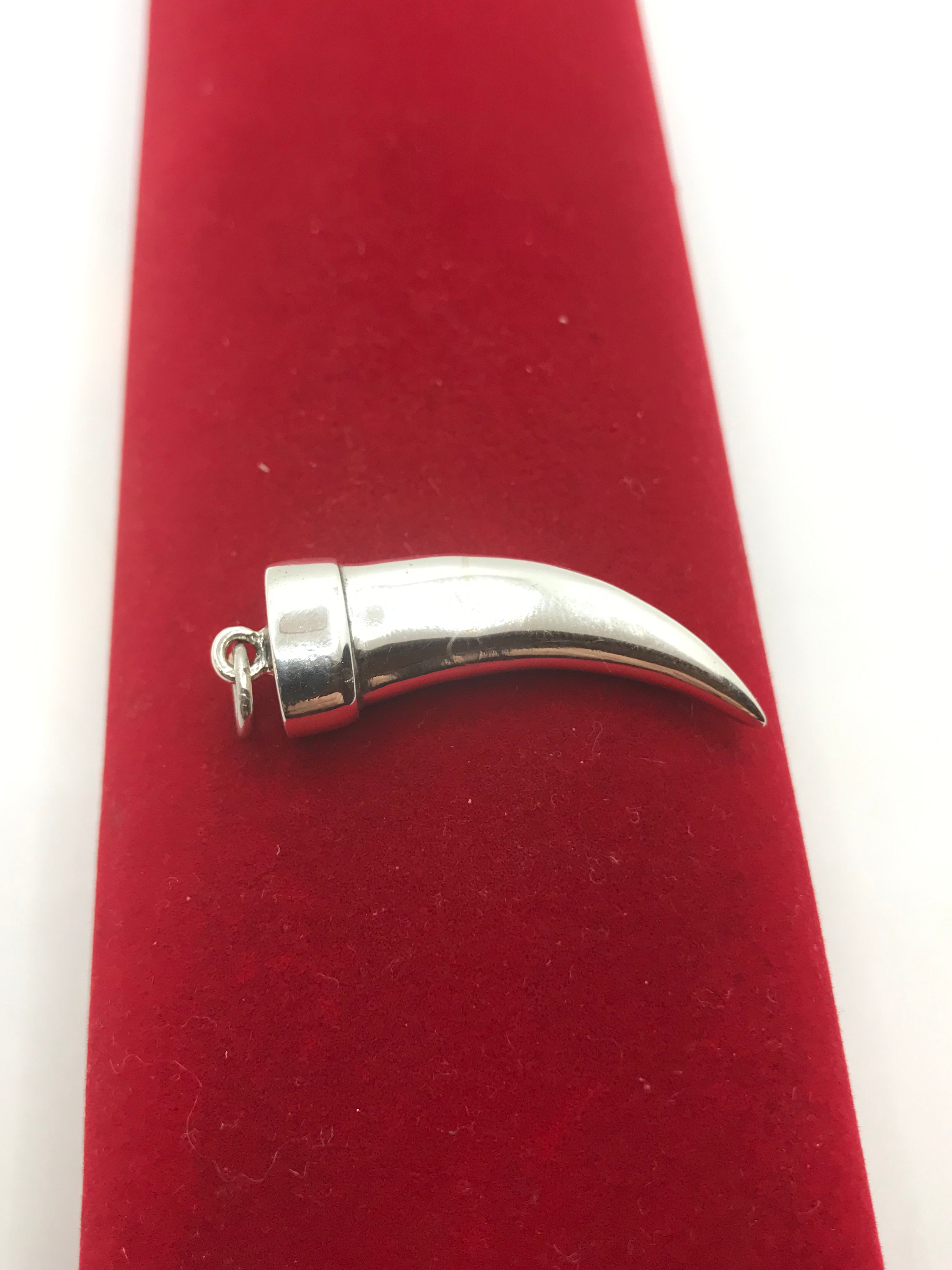 925 Sterling Silver Tiger Claw Pendant Necklace for Men & Women - Perfect for Gifts, Fashion Jewelry, and Everyday Wear