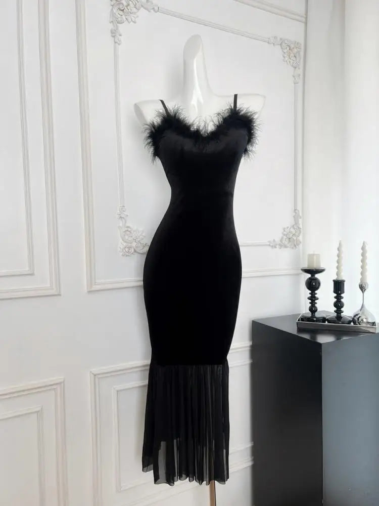 Elegant Black Velvet Patchwork Mesh Plush V-Neck Sleeveless Fishtail Dress for Women - Sexy French Long Evening Gown for Autumn Parties, Date Nights & Formal Events