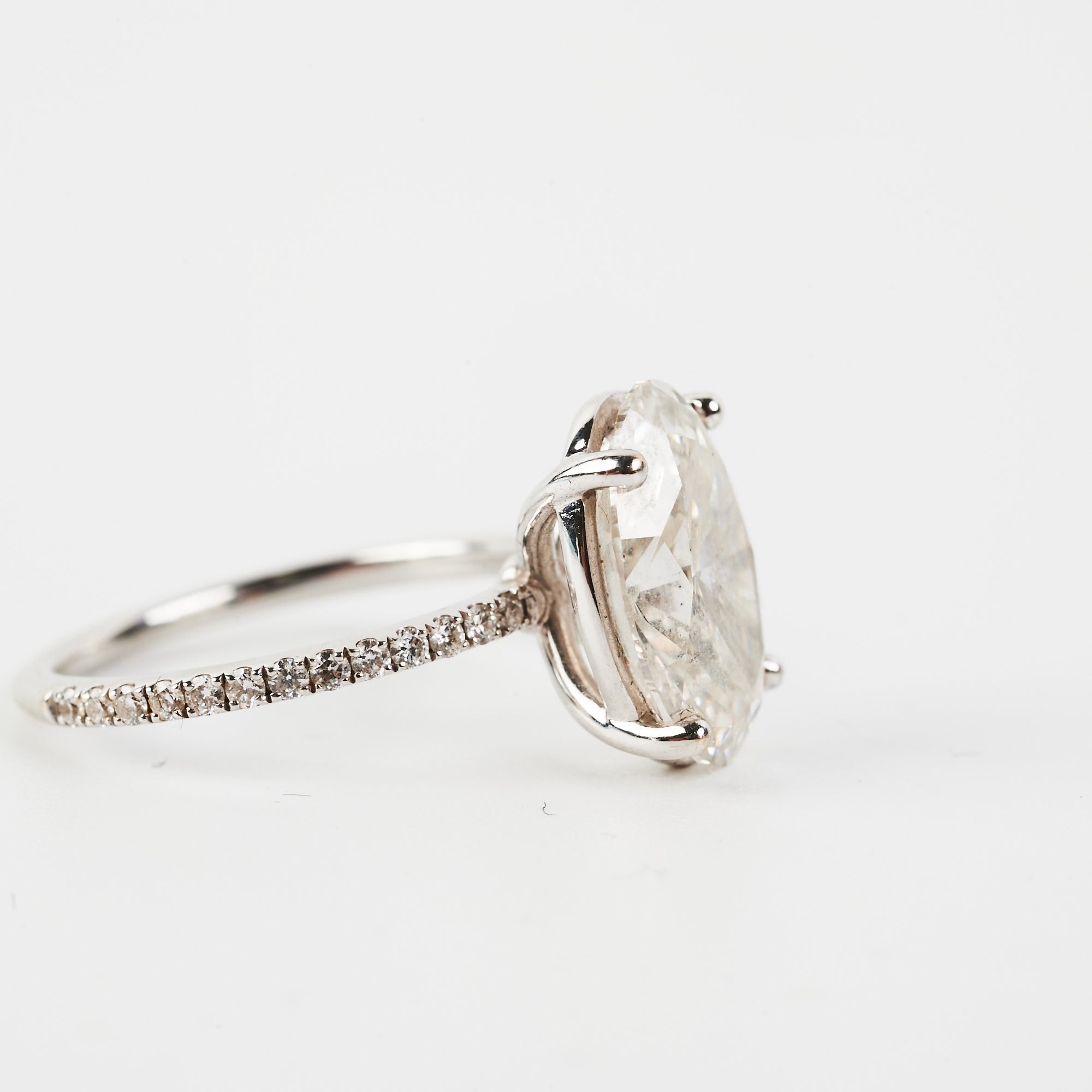 4.05 Carat Lab-Grown Oval Diamond Engagement Ring for Women - Elegant Wedding, Proposal & Anniversary Gift