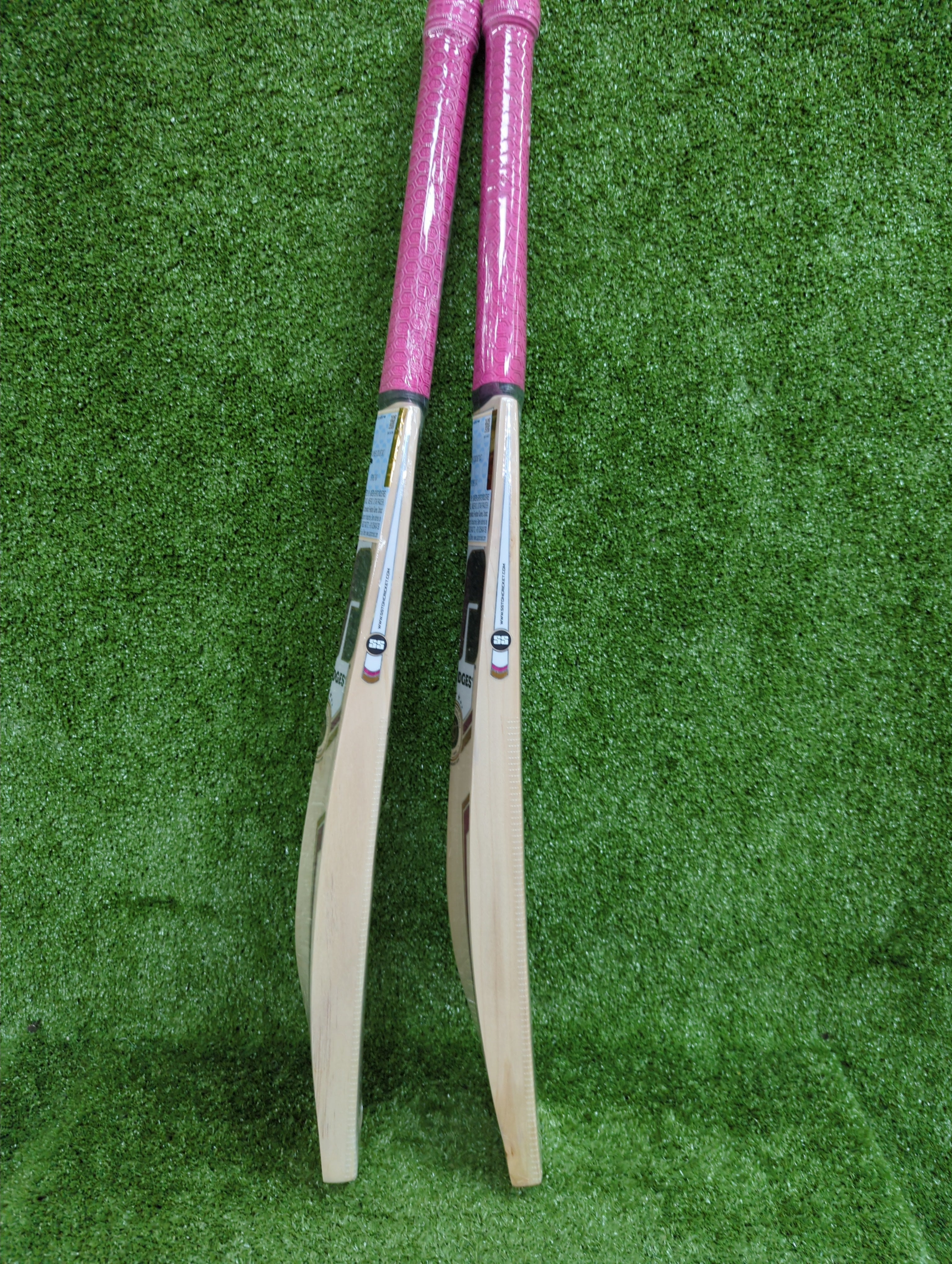 Premium SS Gladiator Kashmir Willow Cricket Bat - Lightweight & Durable for Professional & Casual Play - Perfect for Matches, Practice & Backyard Games