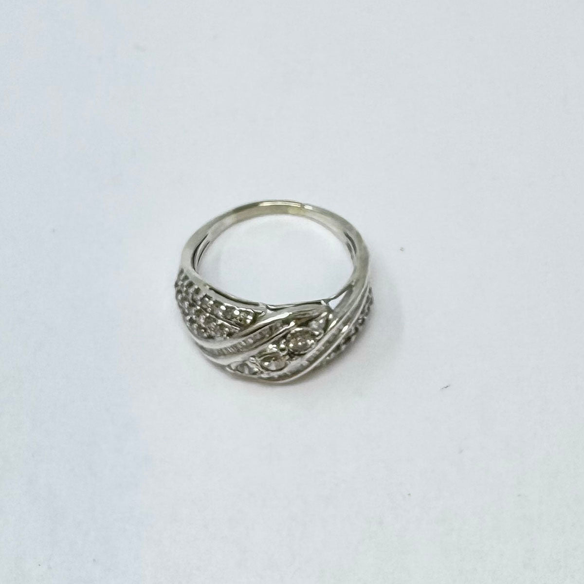 14K White Gold Diamond Ring for Women - Elegant Solitaire Engagement & Wedding Band - Perfect for Proposals, Anniversaries, and Special Occasions