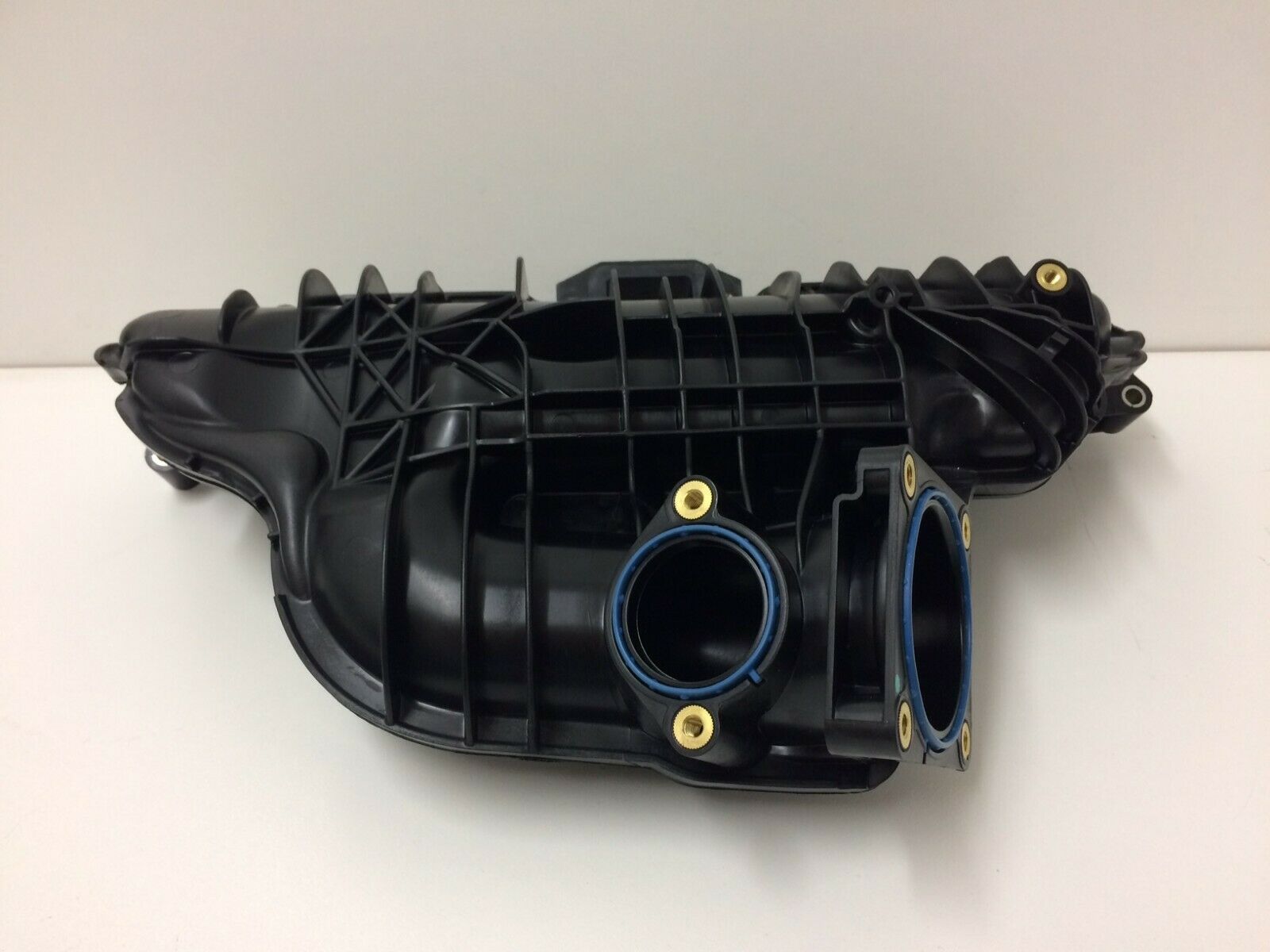 Genuine Holden RG Colorado 2.8L Duramax Diesel Engine Inlet Manifold Assembly - Replacement Part for Improved Performance & Fuel Efficiency