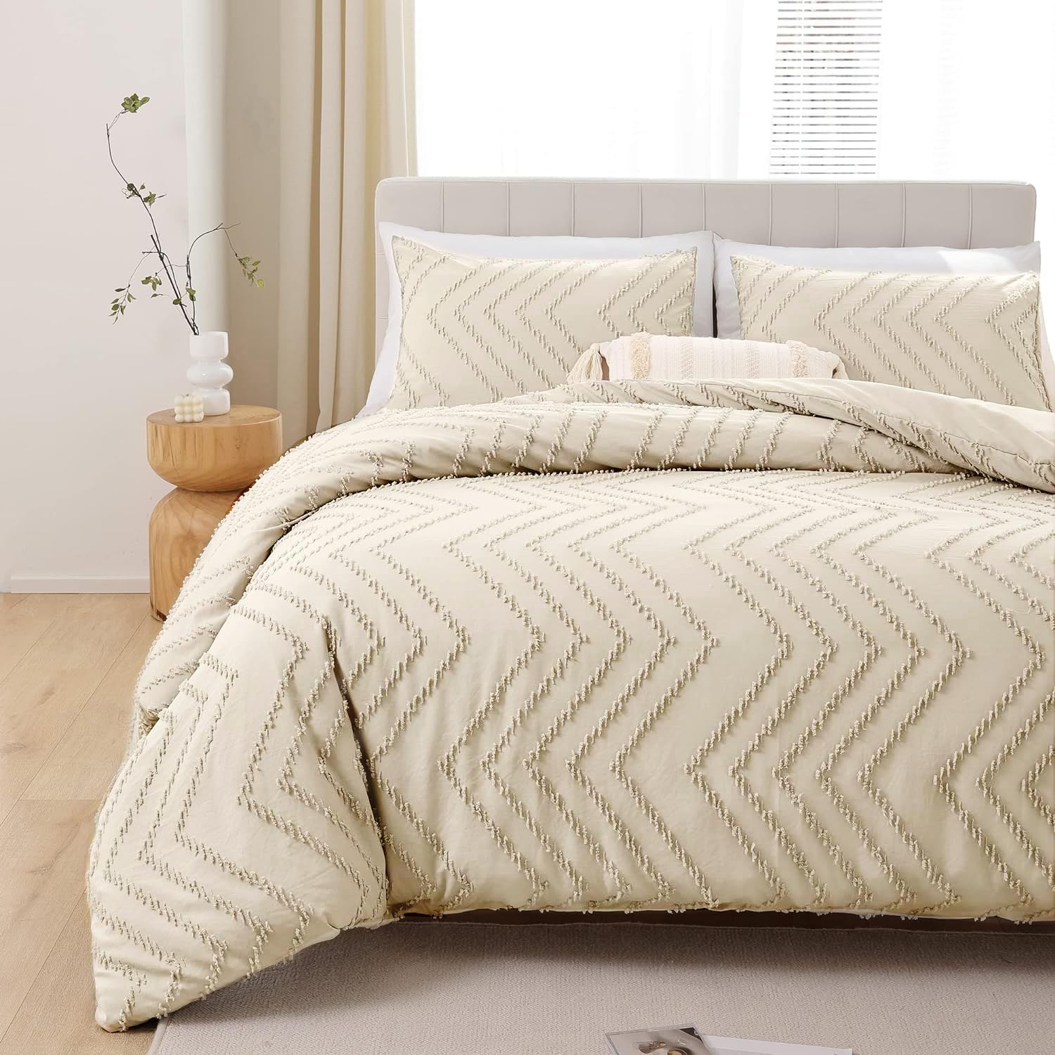 YIRDDEO Beige Queen Size Comforter Set 3Pcs - Boho Chevron Tufted Cream Bedding Set, Farmhouse Lightweight Neutral Comforter with 2 Pillowcases | Perfect for Master Bedroom, Guest Room & Cozy Home Decor