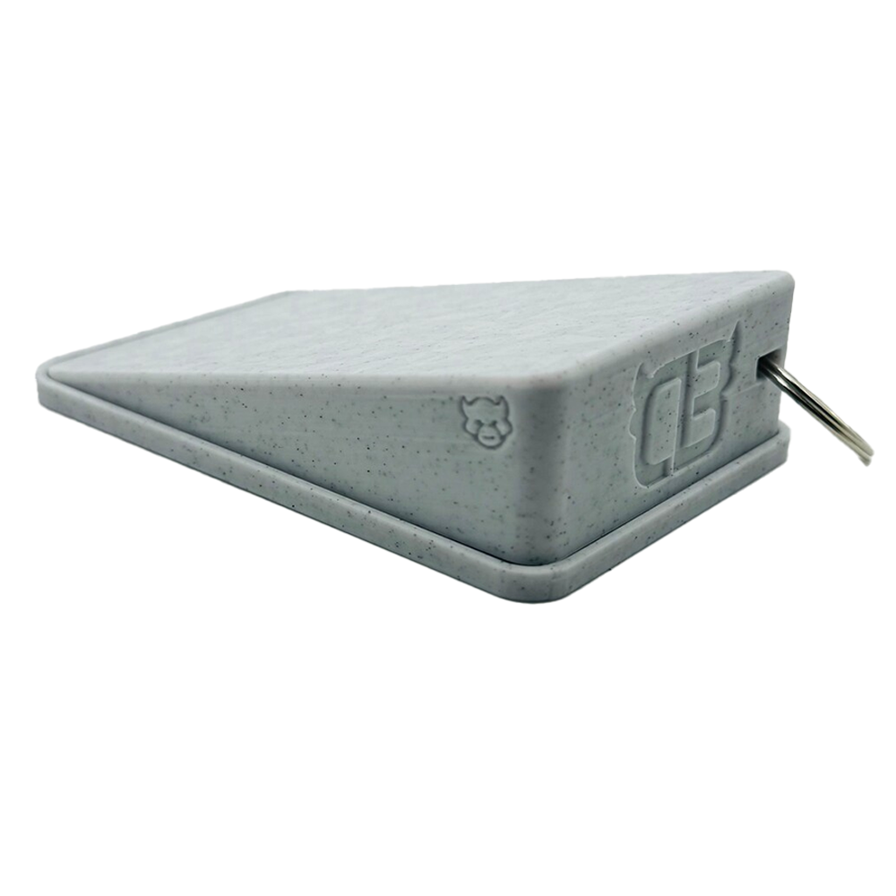 DecentBit Fingerboard Ramp Keychain Kicker - Portable Mini Skateboard Ramp for Fingerboards - Perfect for Office Desk, Travel & Skateboard Enthusiasts