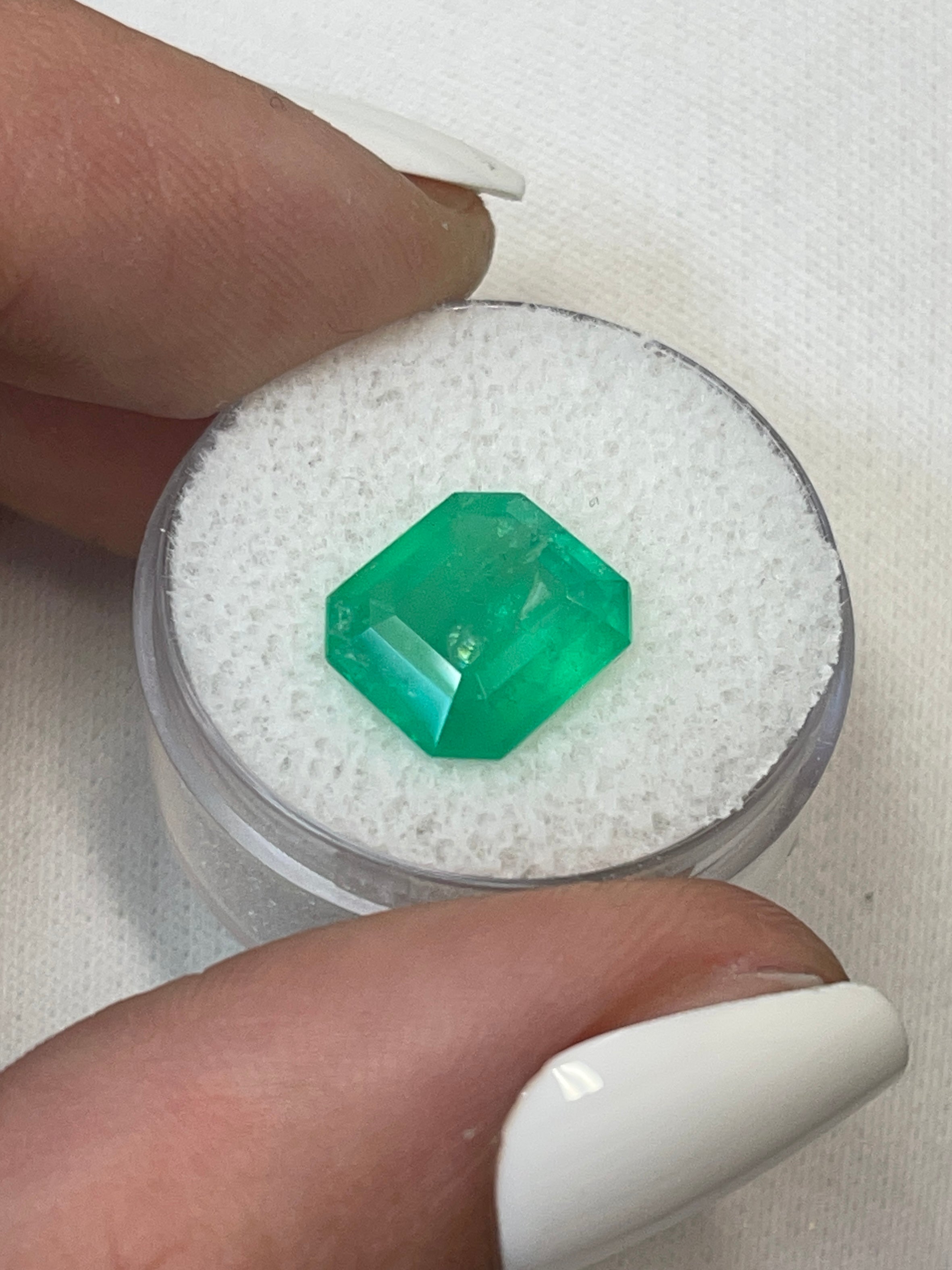 4.55 Carat 11x10mm Neon Green Natural Loose Colombian Emerald Gemstone - Emerald Cut for Jewelry Making, Engagement Rings & Luxury Gifts