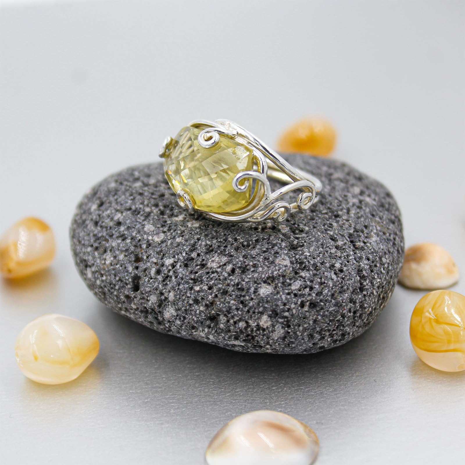Handmade Lemon Quartz Gemstone Ring for Women & Men - 925 Sterling Silver Fashion Jewelry - Perfect for Parties, Weddings & Everyday Wear