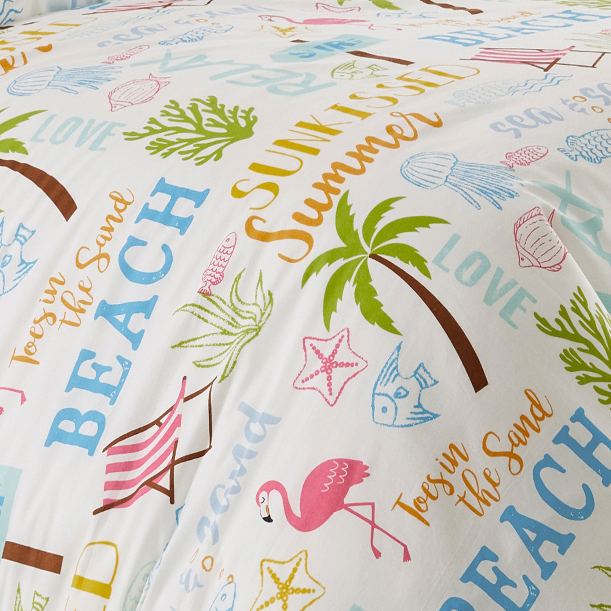 Beach Days Comforter Set - Soft Coastal Bedding for Summer & Vacation Homes - Perfect for Beach House Decor, Guest Rooms & Relaxing Bedroom Retreats