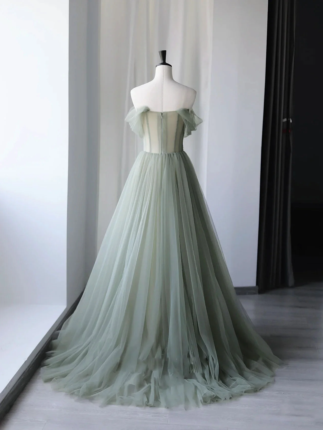 Elegant Gray Green Tulle Off Shoulder Long Prom Dress - A-Line Formal Graduation Gown for Women | Perfect for Prom Night, Homecoming, Wedding Guest & Special Occasions