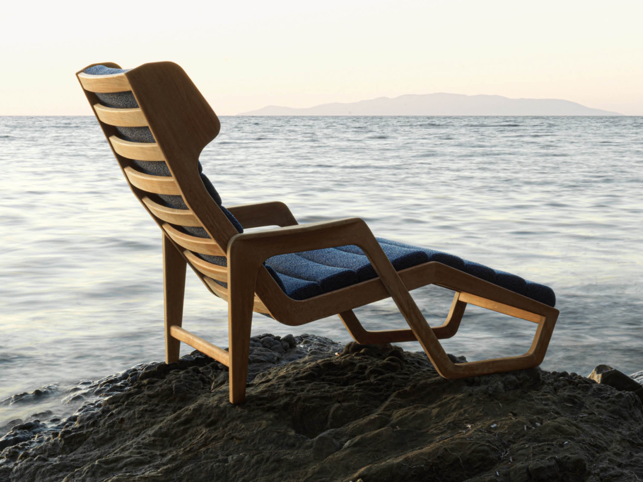 Premium Outdoor Lounge Chair with Adjustable Backrest - Waterproof & UV Resistant for Patio, Poolside, Garden Relaxation