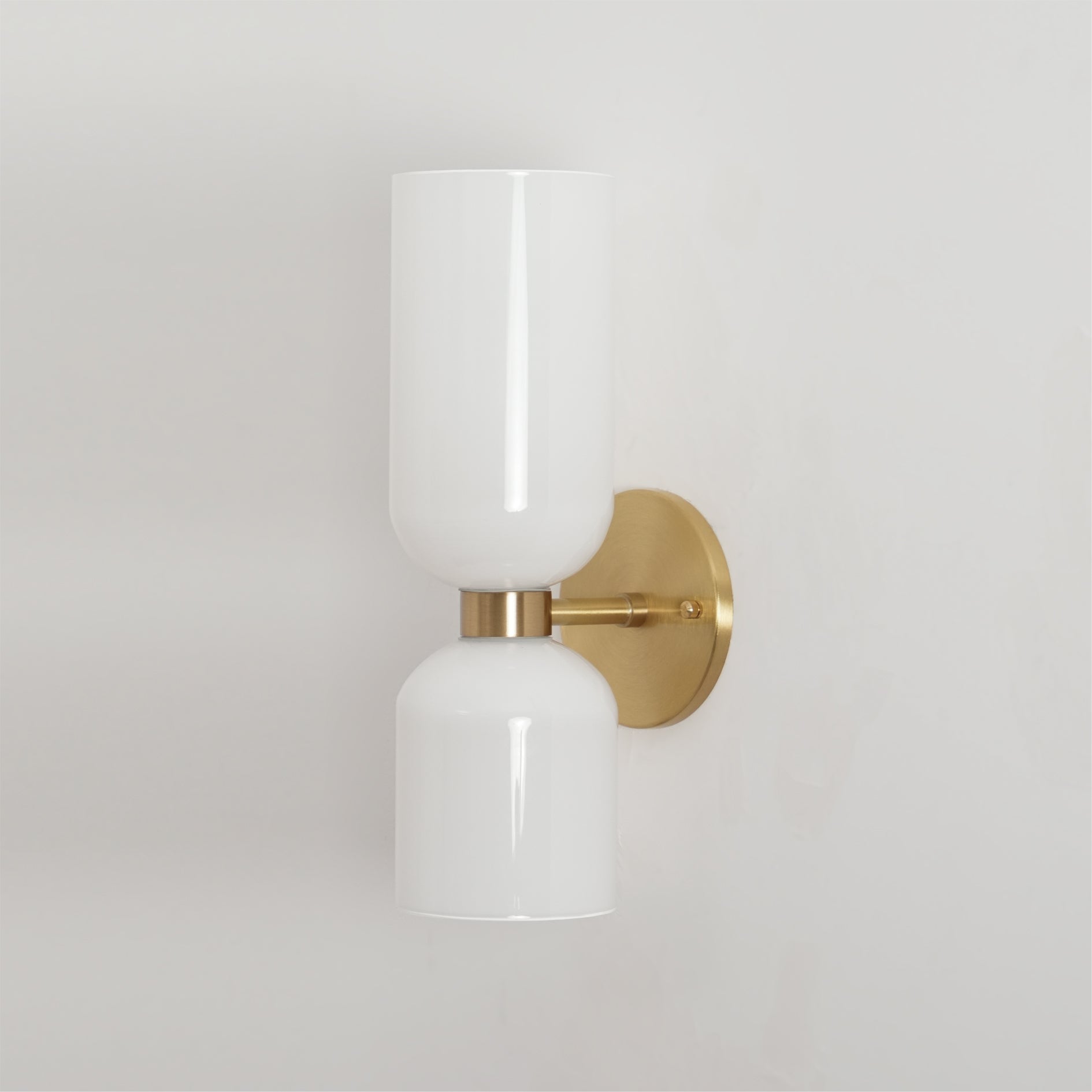 Edie Plug In Wall Lamp - Vintage Style Plug-In Sconce with Adjustable Arm for Bedroom, Living Room & Hallway Lighting