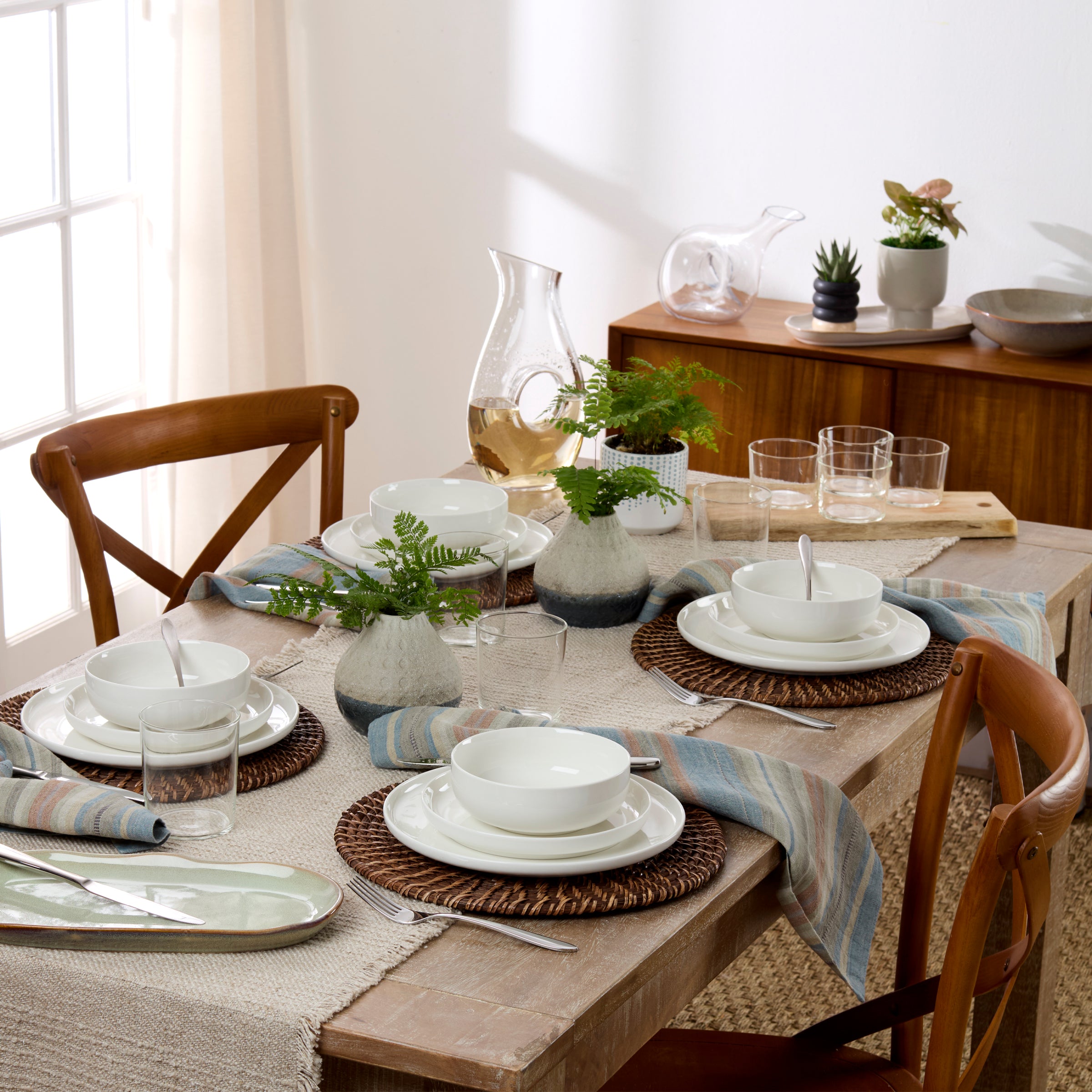 24-Piece White Dinnerware Set - Elegant Porcelain Tableware for 12, Perfect for Everyday Dining, Dinner Parties & Special Occasions