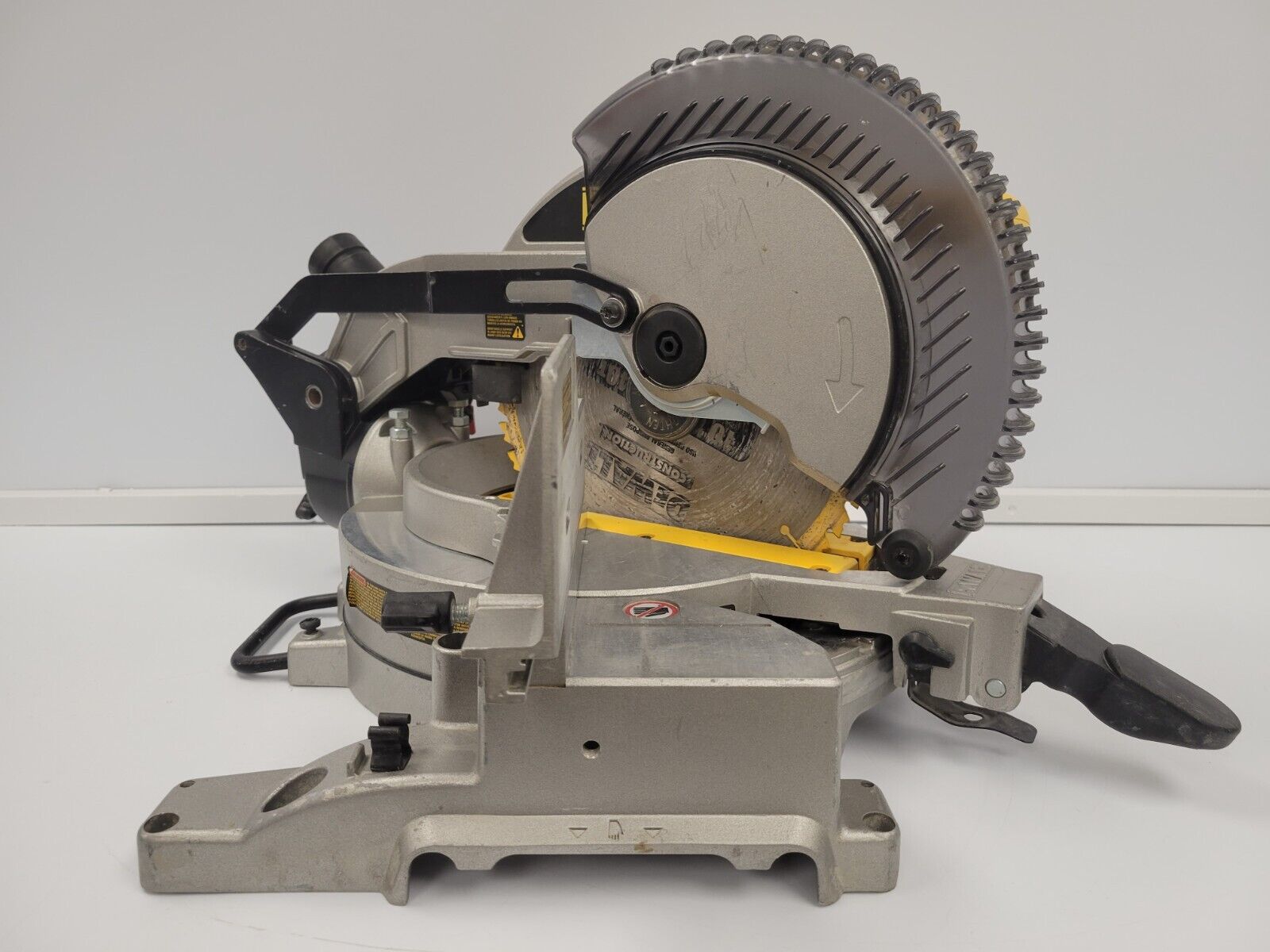DEWALT DW713 10-Inch Compound Miter Saw with 15 Amp Motor - Perfect for Woodworking, Trim Work, and DIY Home Improvement Projects