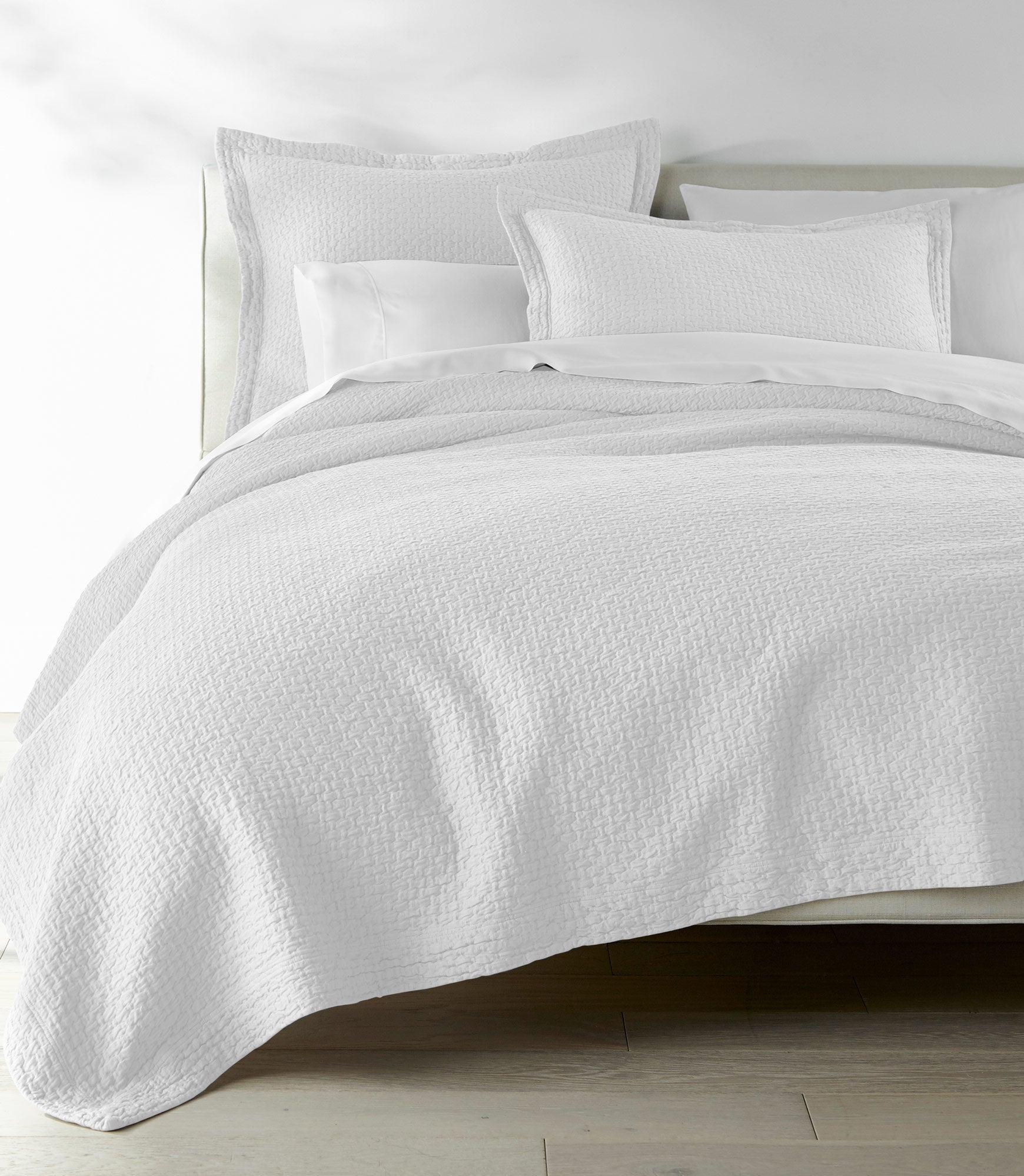 Juliet Matelassé Coverlet - Luxury Quilted Bedspread for Queen & King Size Beds - Perfect for Master Bedroom, Guest Room & Hotel Decor