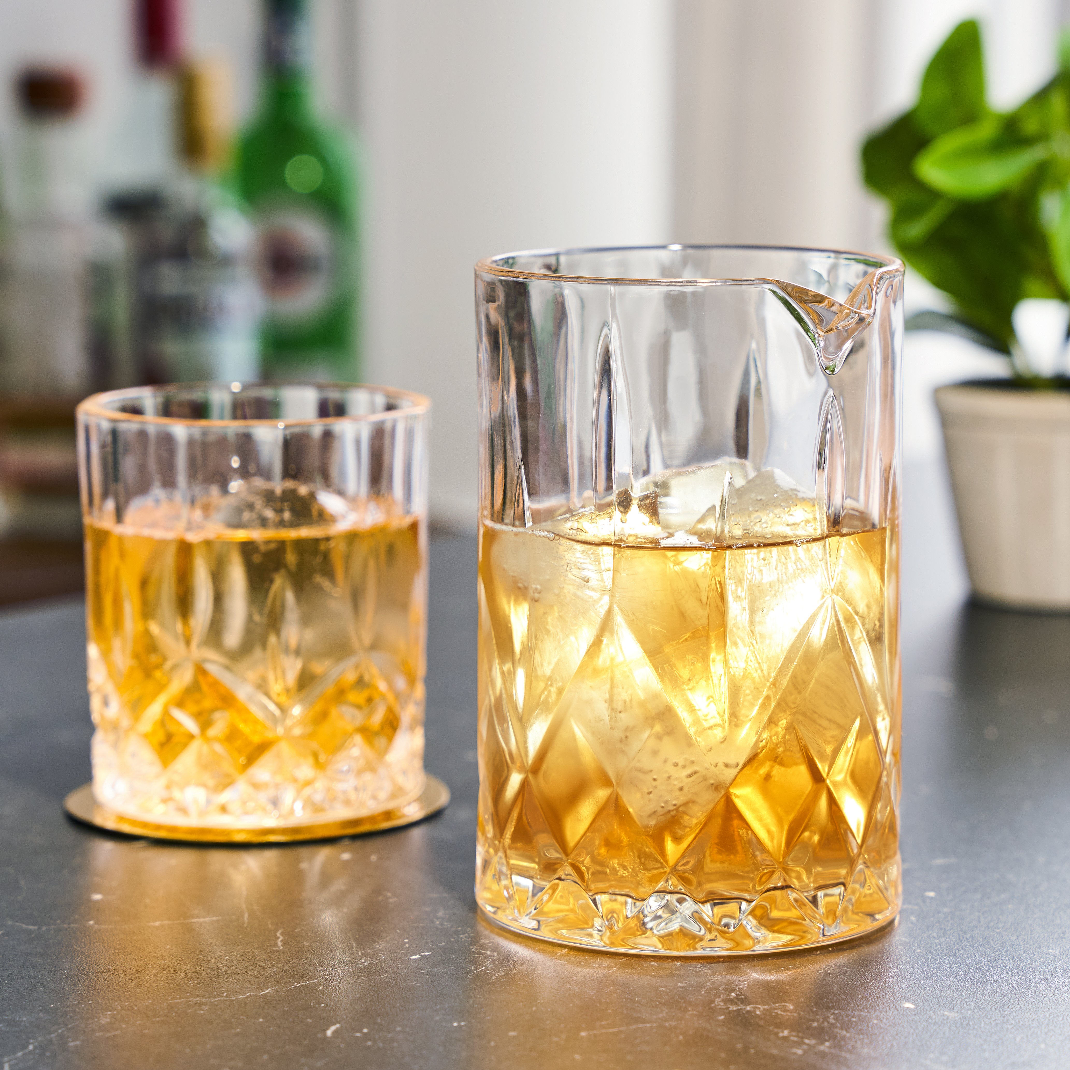Premium Admiral Crystal Mixing Glass – Heavy Base Barware for Cocktails, Whiskey, and Mixology – Perfect for Home Bars, Professional Bartenders, and Entertaining Guests