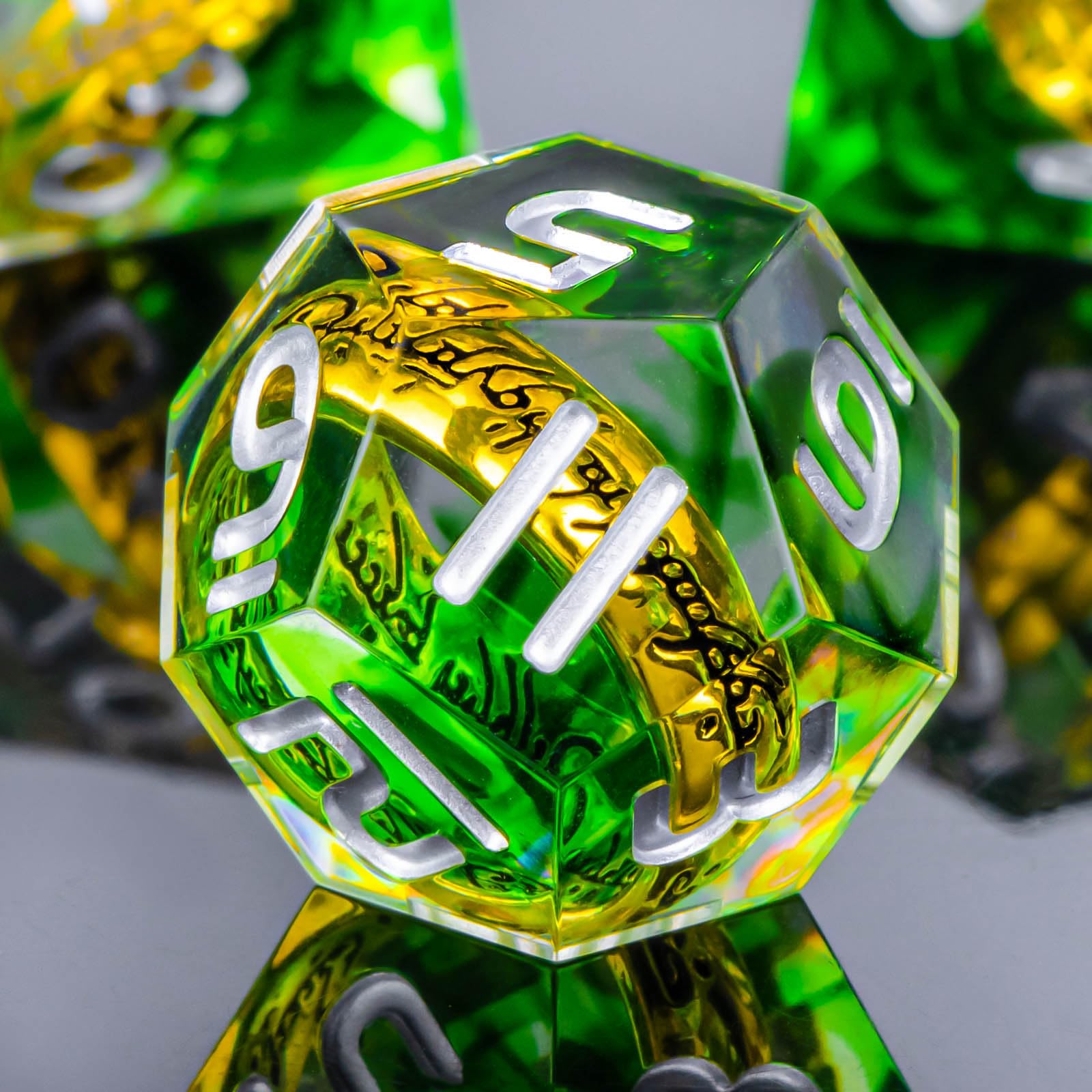 OUKELANWO 7-Piece Resin Dungeons and Dragons Dice Set - Sharp Edge Polyhedral DND Dice (D20, D12, D10, D8, D6, D4) with Storage Box - Perfect for Lord of The Rings RPG, Tabletop Role Playing Games & D&D Campaigns