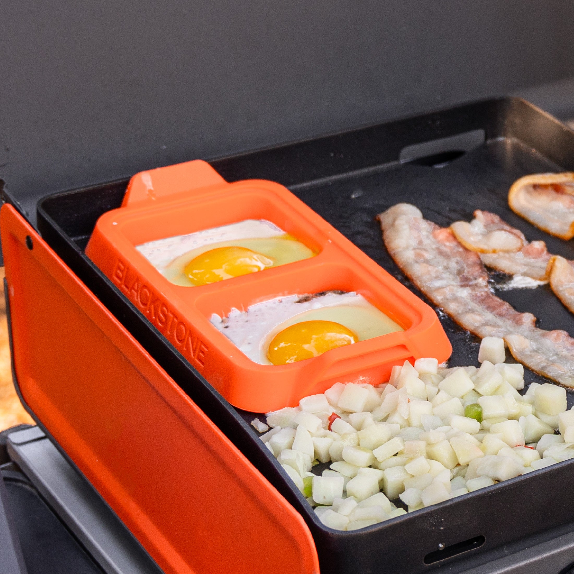 2-Pack Stainless Steel Egg Ring Trays for Perfectly Shaped Eggs - Ideal for Breakfast, Burgers, and Sandwiches