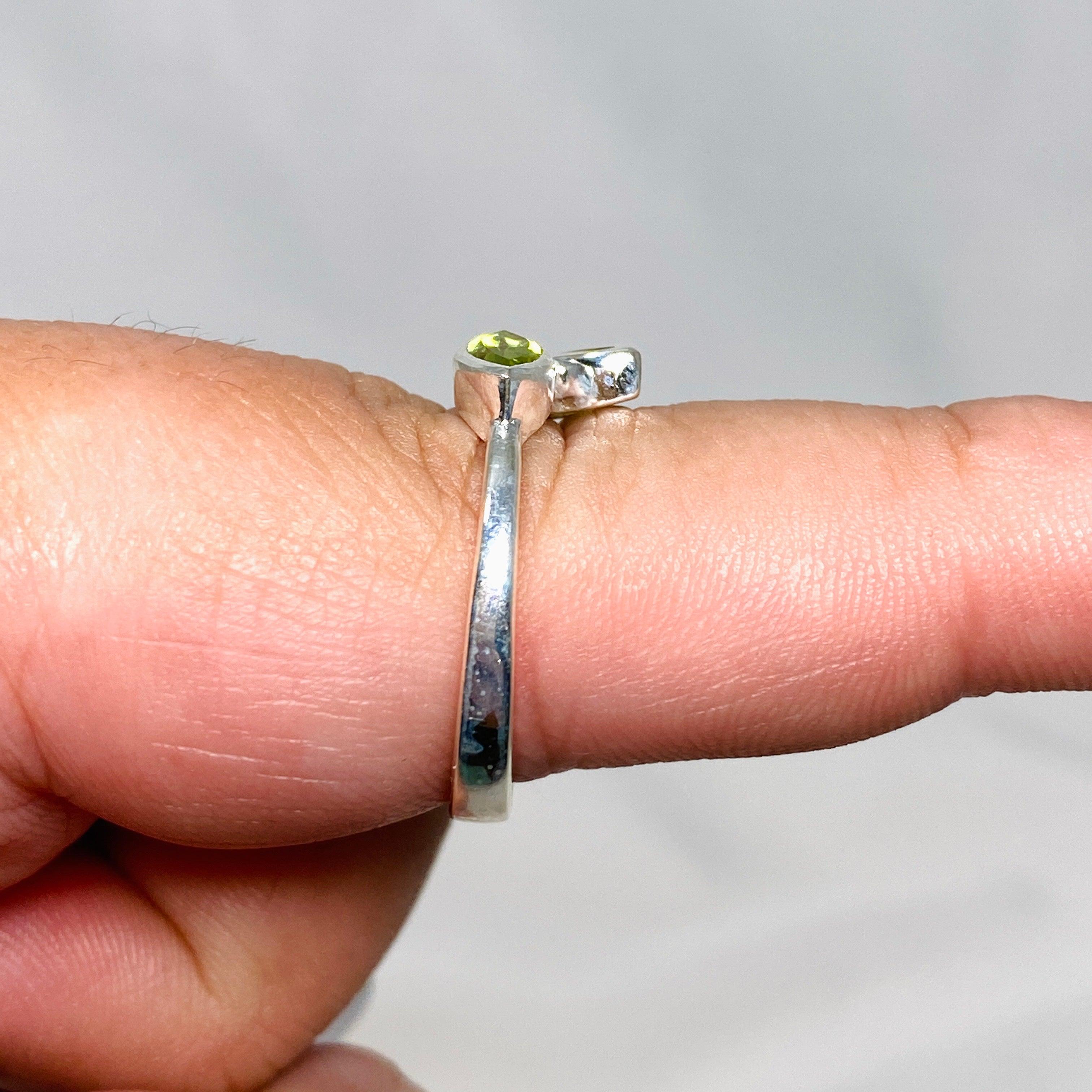 Peridot Faceted Marquise Multistone Leaf Ring R3735 - Elegant Green Gemstone Jewelry for Women, Perfect for Weddings, Parties & Special Occasions