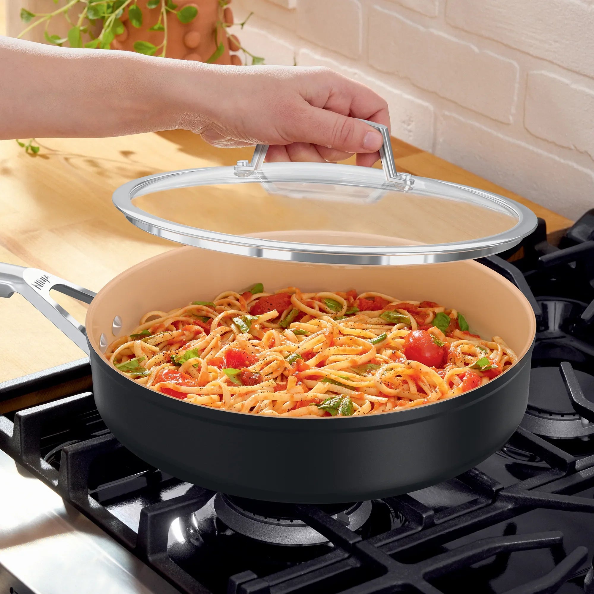 Premium Ceramic Nonstick 6-Piece Cookware Set by Ninja – Extended Life, Healthy Cooking for Everyday Meals & Family Dinners