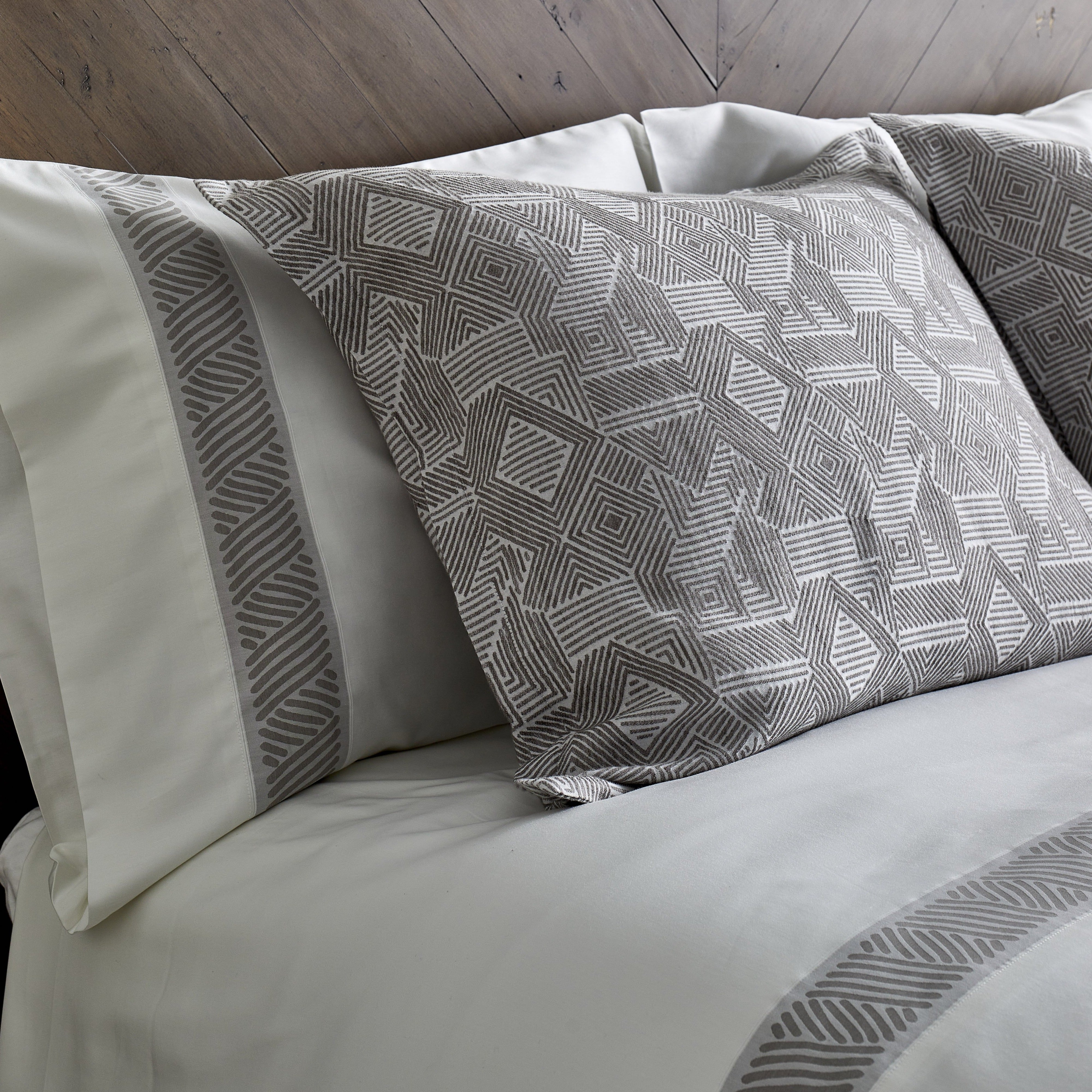 Japanese Sashiko Duvet Cover Set - 100% Cotton Traditional Stitched Bedding - Queen Size Blue & White Geometric Pattern - Perfect for Boho, Minimalist & Japandi Bedroom Decor