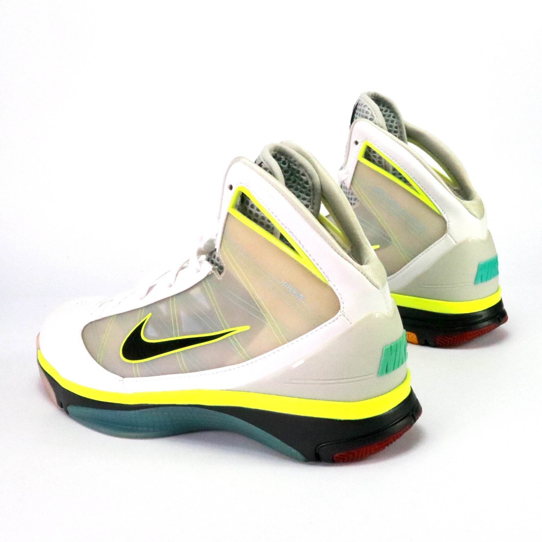 Nike Hyperize White Max Basketball Shoes - High-Performance Sneakers for Men - Perfect for Indoor & Outdoor Courts - Lightweight & Comfortable for Jumping & Running