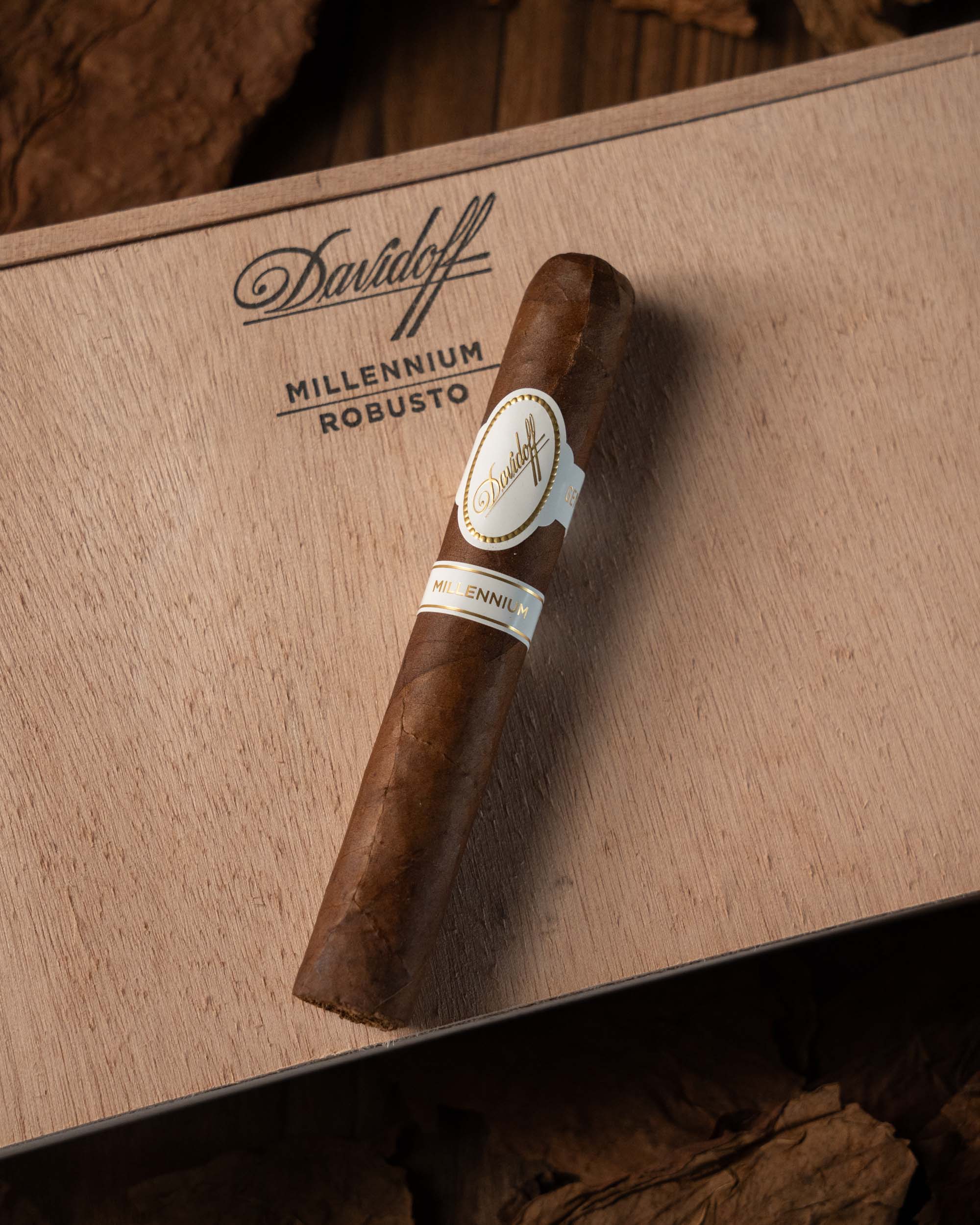 Davidoff Millennium Robusto Cigars - Premium Handmade Dominican Cigars for Special Occasions & Relaxation | Perfect for Gifts, Celebrations & After-Dinner Enjoyment