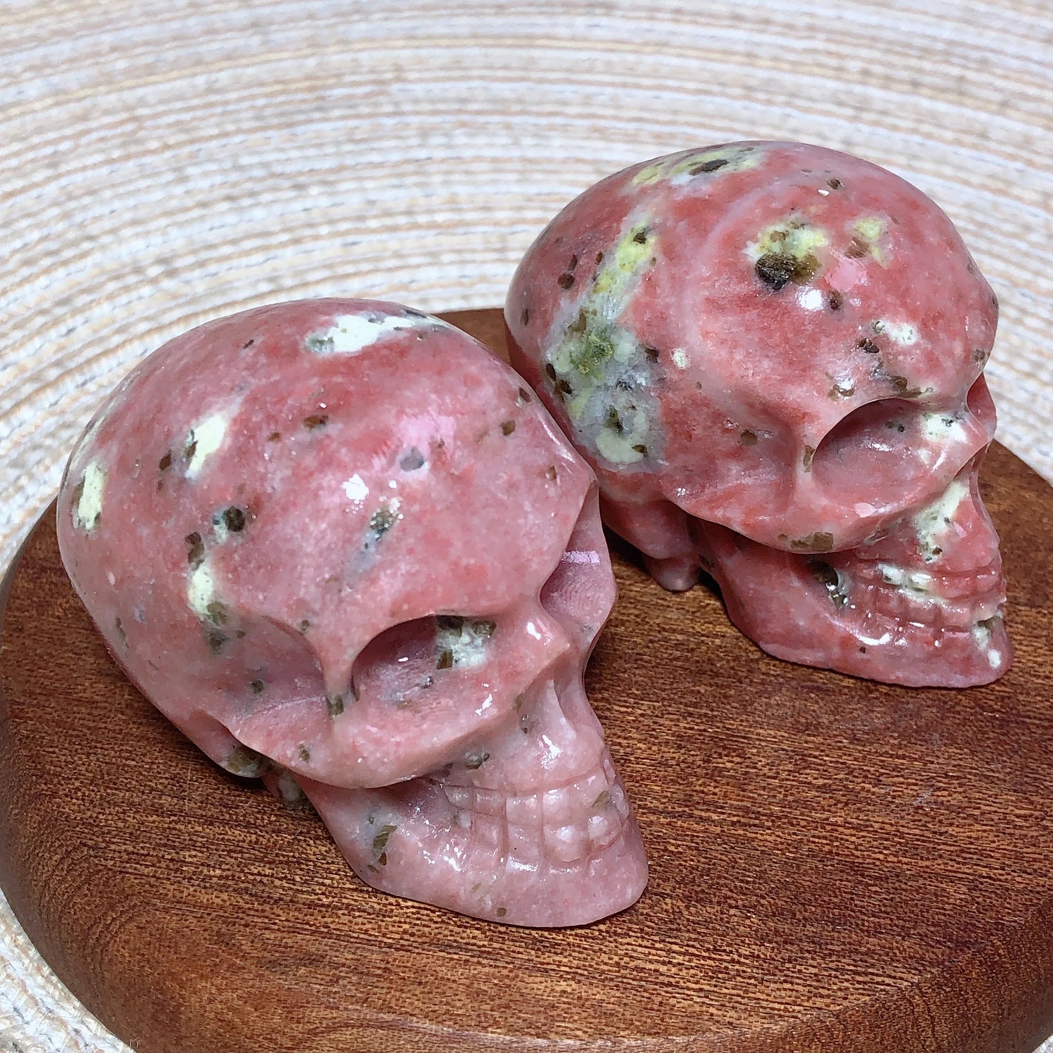 Natural Pink Moonstone & Green Tourmaline Skull Carving - Healing Crystal for Reiki Energy, Spiritual Decor & Home Protection - Perfect for Meditation, Yoga & Positive Energy Spaces