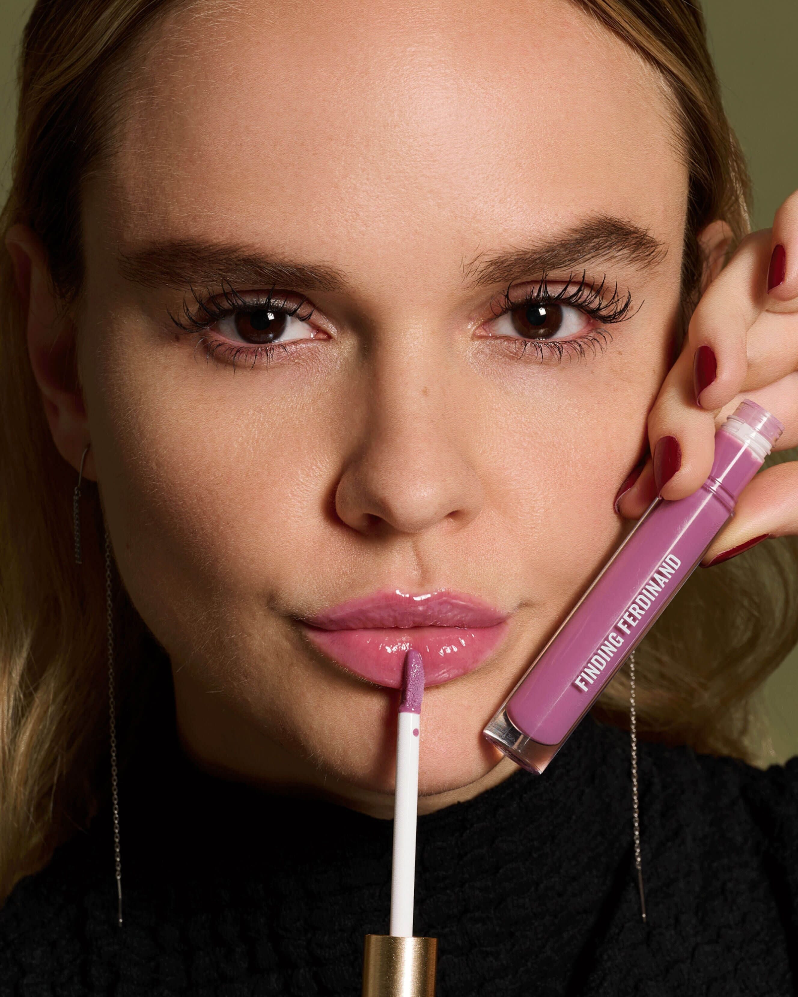 Luxury High-Shine Lip Gloss - Hydrating & Non-Sticky Formula for Smooth, Plump Lips | Perfect for Everyday Wear, Date Nights & Special Occasions