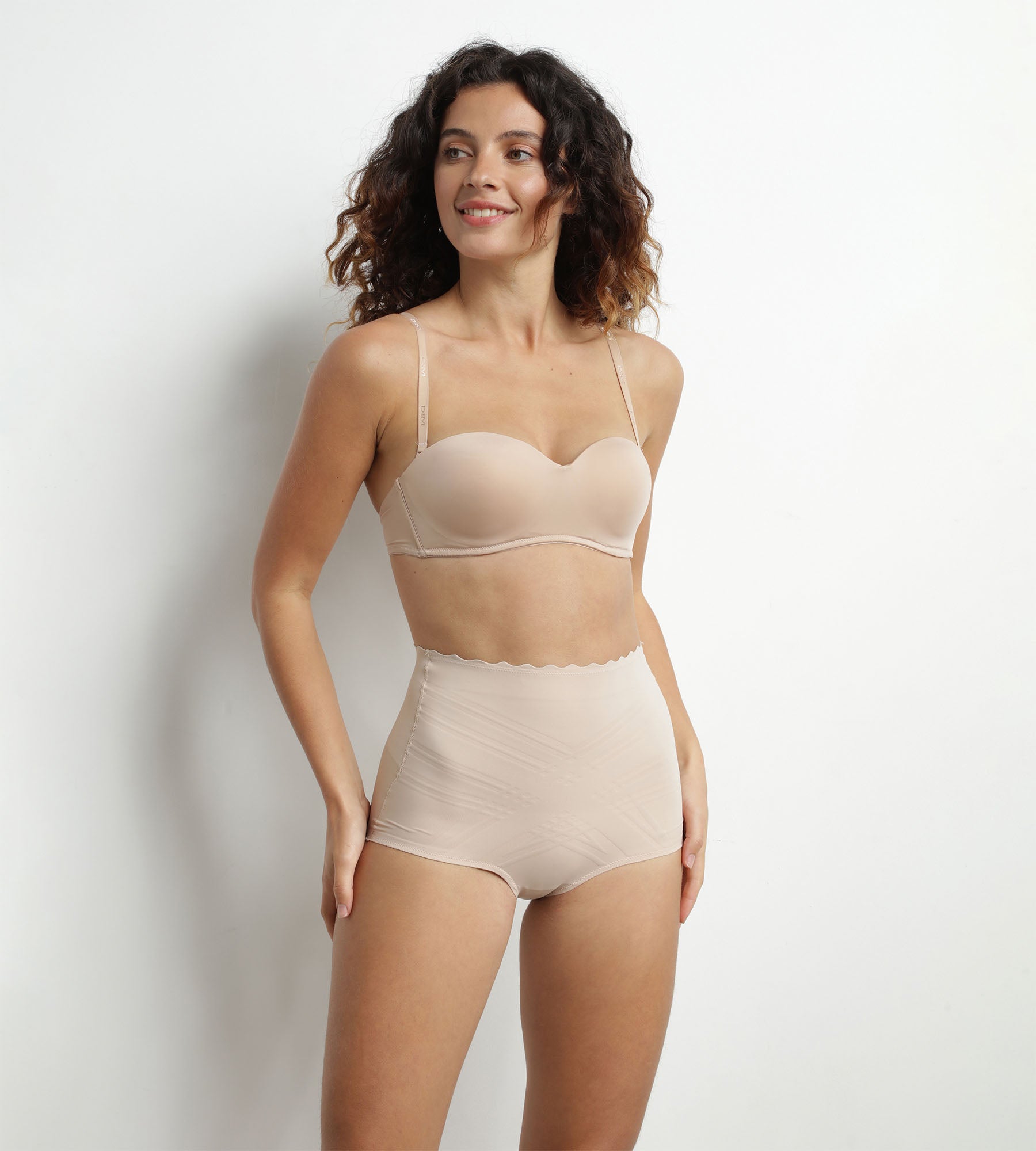Dim InvisiFree Seamless Wireless Bandeau Bra - Ultra Comfortable No Underwire Bralette for Everyday Wear, Yoga & Lounge