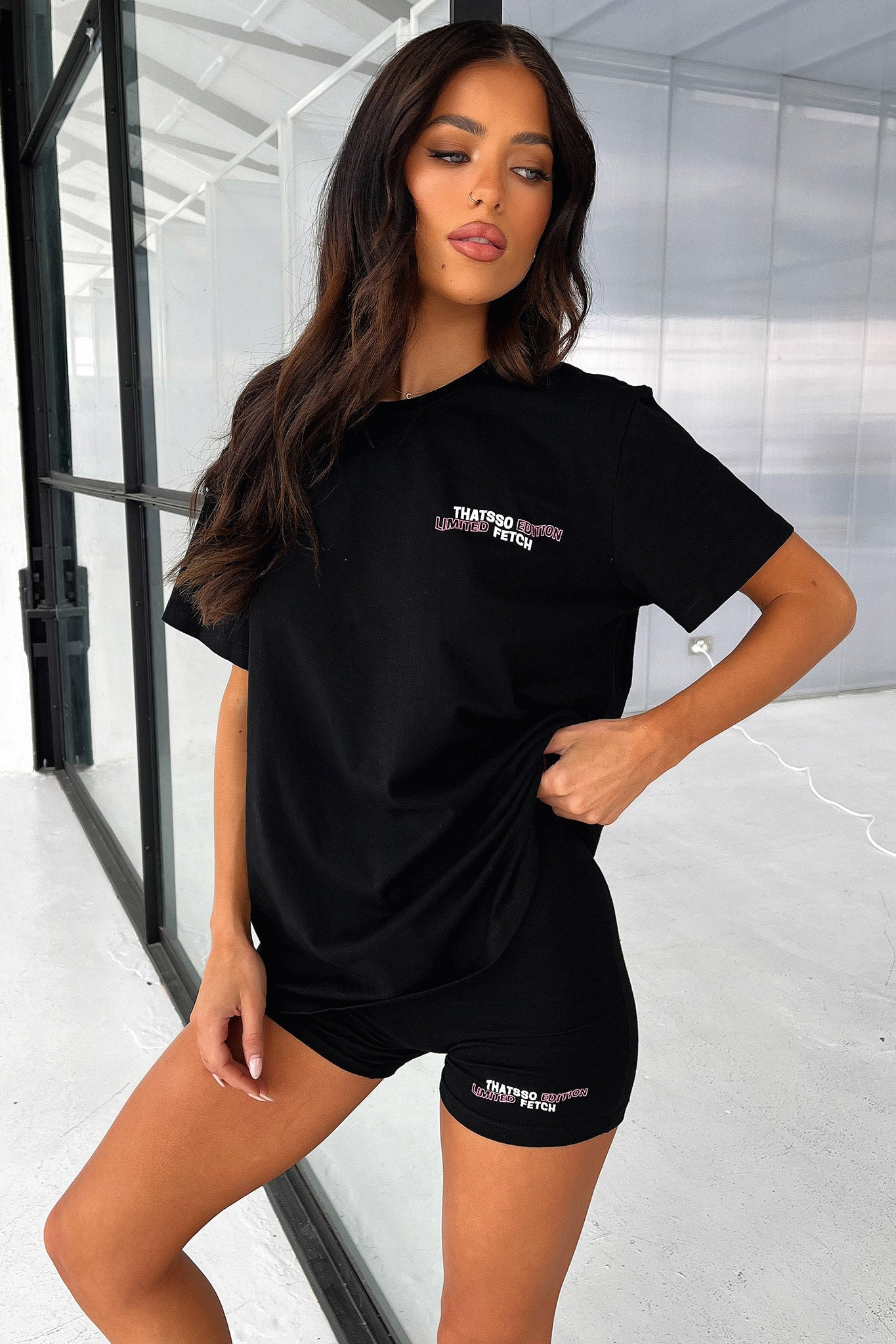 Limited Edition Oversized Black T-Shirt for Men & Women - Soft Cotton Comfort Fit - Perfect for Casual Wear, Street Style & Loungewear
