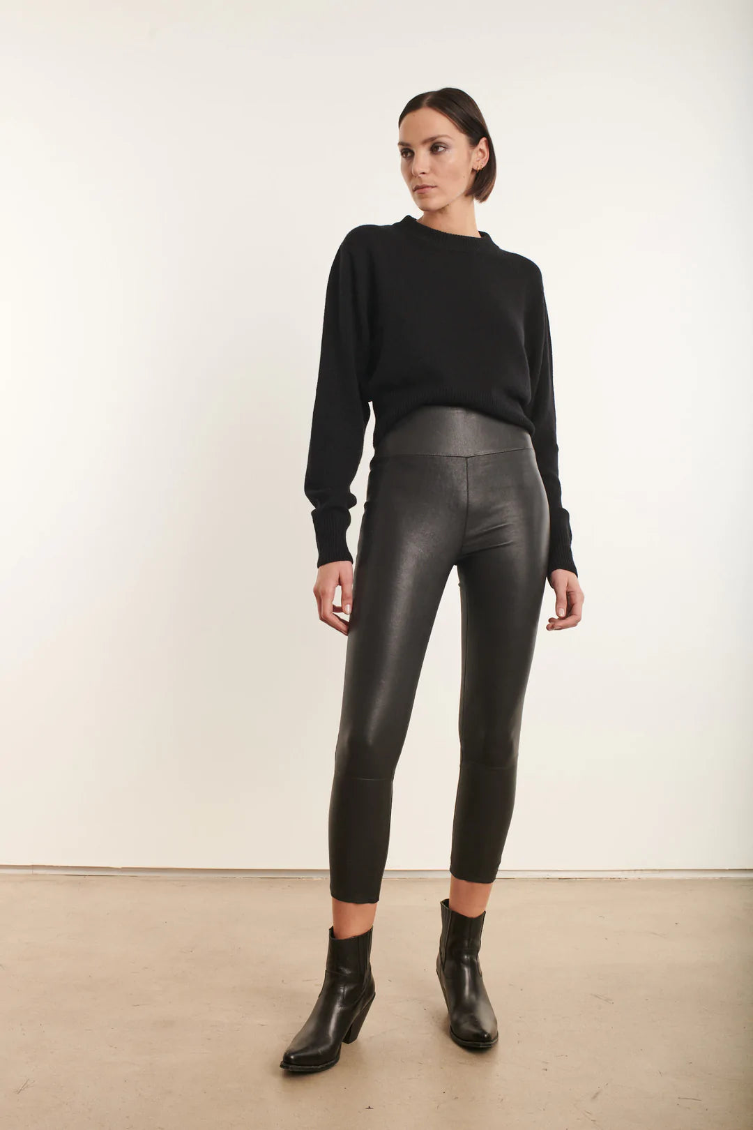 Premium Capri Leather Leggings for Women - High Waist Faux Leather Pants, Black - Perfect for Yoga, Workout & Casual Wear