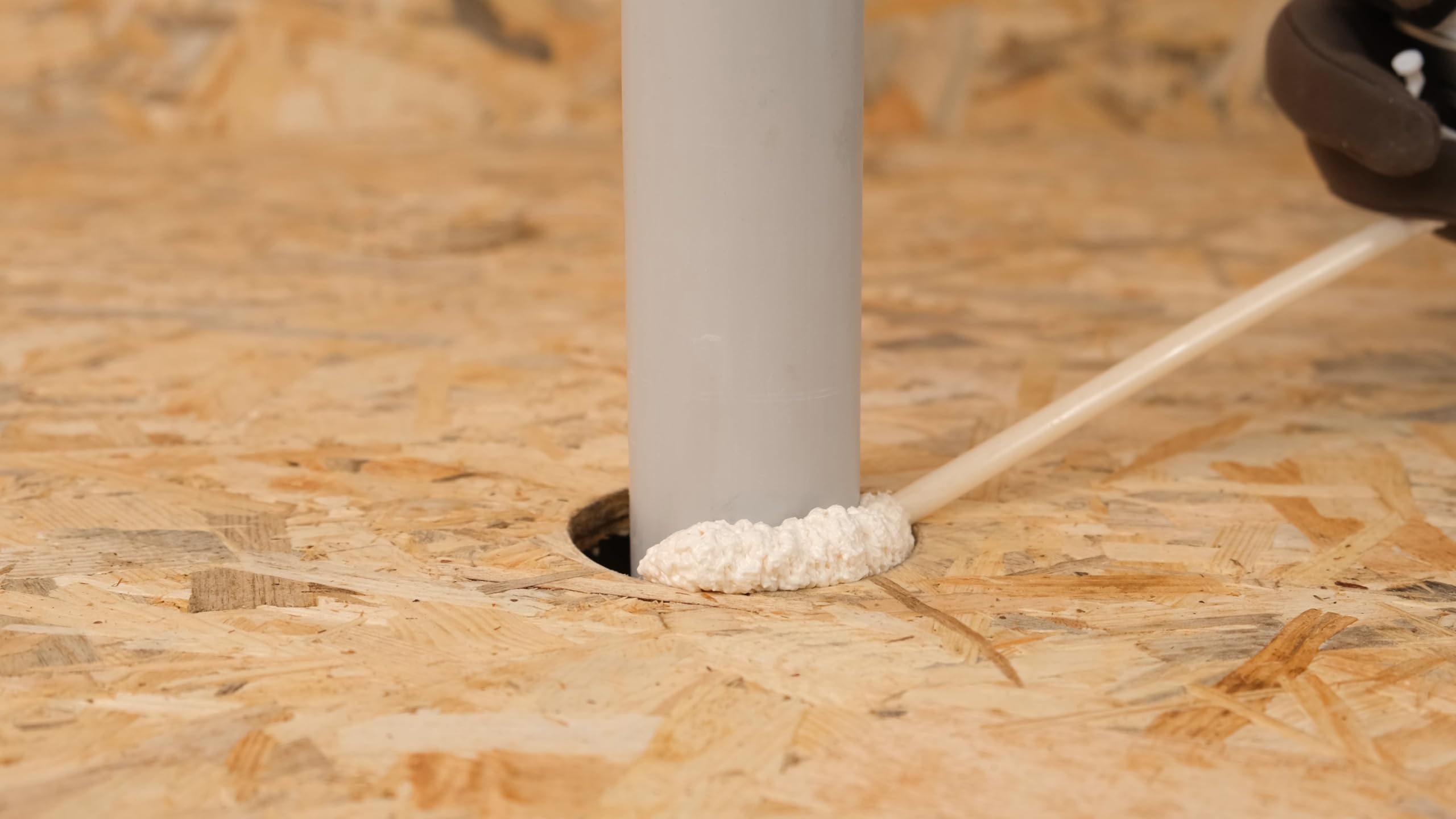 Kraken Bond Gaps & Cracks Expanding Foam Sealant - 12 Pack (24oz Each) | High Expansion Polyurethane Spray Foam for Windows, Doors & Gaps | Waterproof Insulation Foam with Straw Applicator | Perfect for Home Insulation, Weatherproofing & DIY Projects