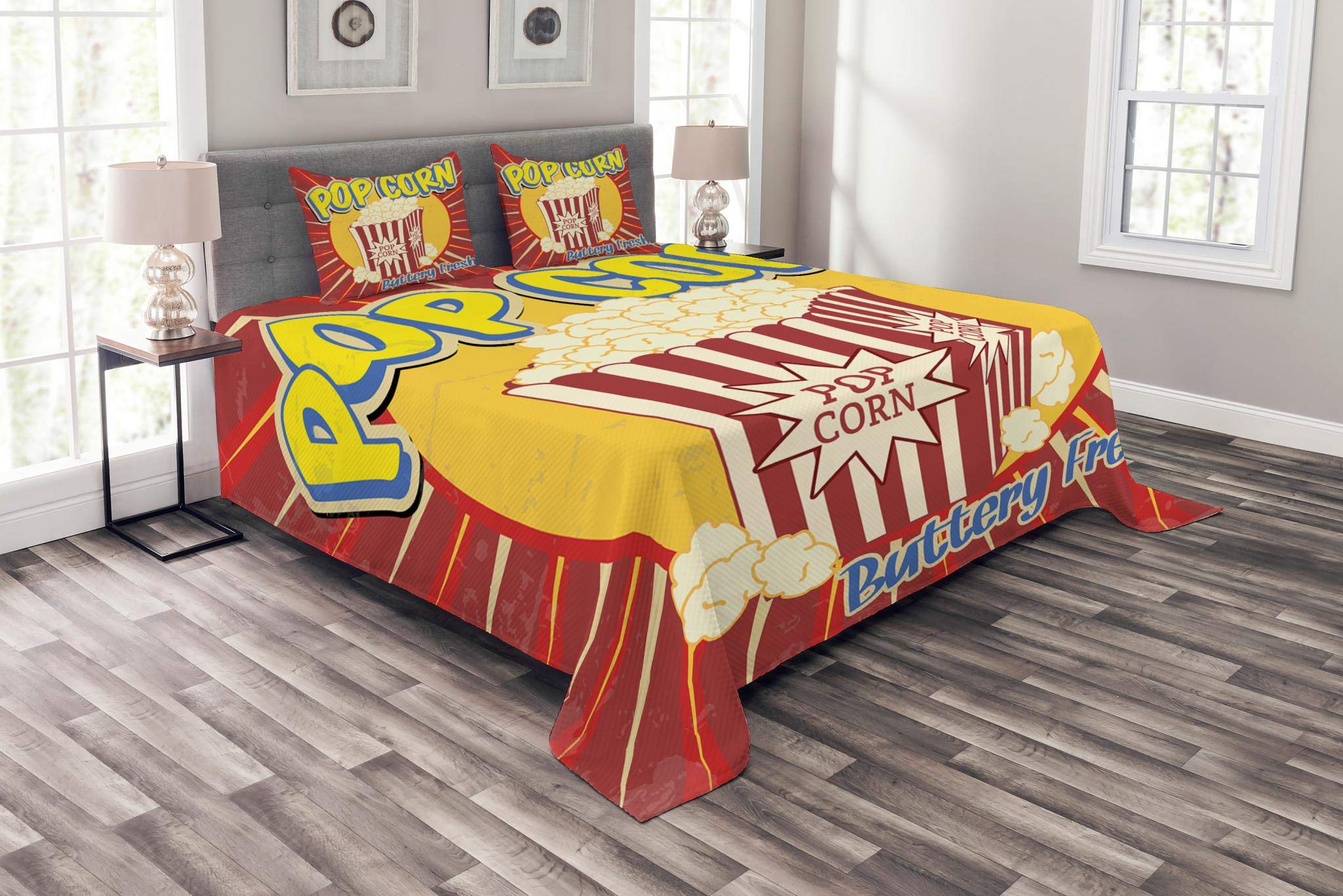 Ambesonne Retro Vintage Grunge Popcorn Print Bedspread Set - 3 Piece King Size Bedding with 2 Pillow Shams - Old Fashioned Cinema Movie Theater Theme - Perfect for Movie Nights & Vintage Home Decor