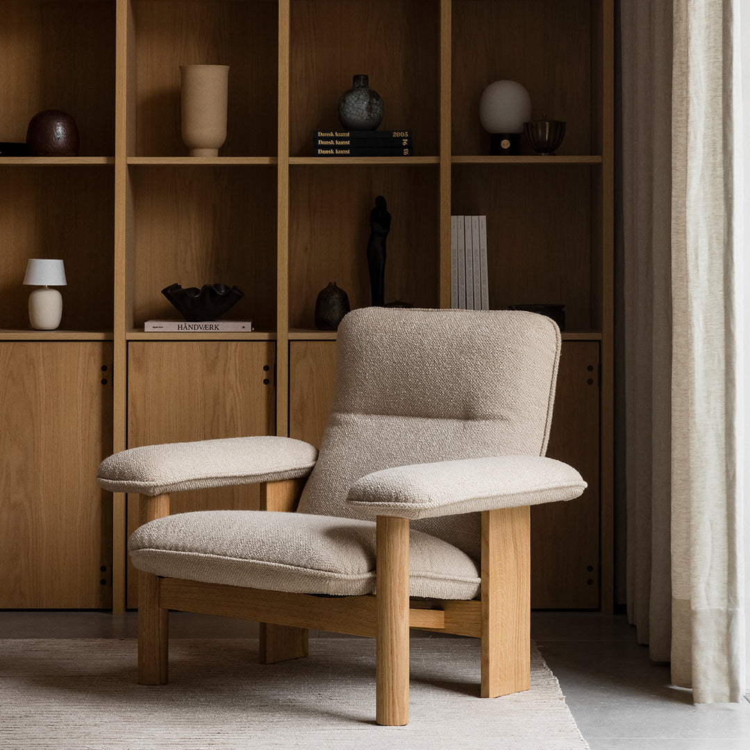 Brasilia Lounge Chair - Mid Century Modern Accent Chair for Living Room, Bedroom & Office - Comfortable Upholstered Armchair with Wooden Legs - Perfect for Relaxing, Reading & Decor