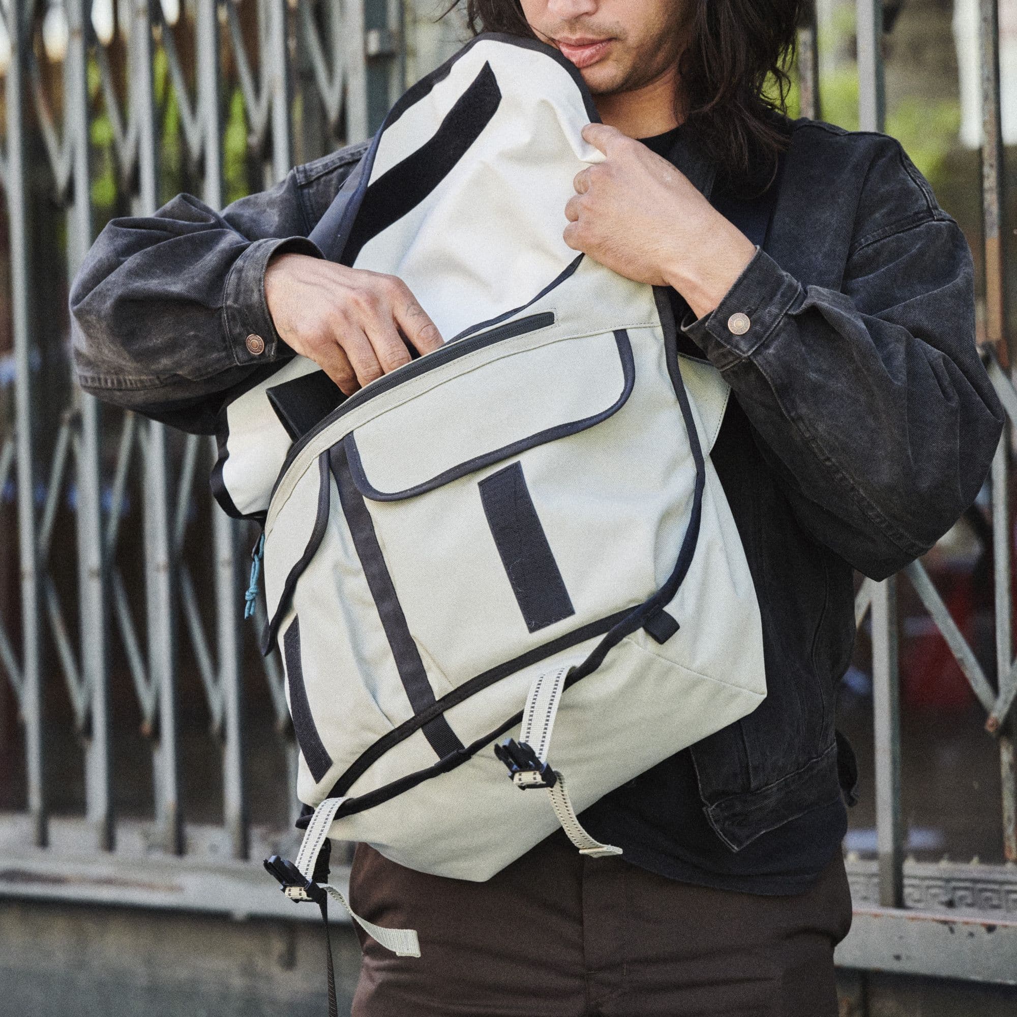 Citizen 24L Messenger Bag for Men & Women - Waterproof Laptop Backpack with USB Charging Port - Perfect for Work, Travel & School Commute