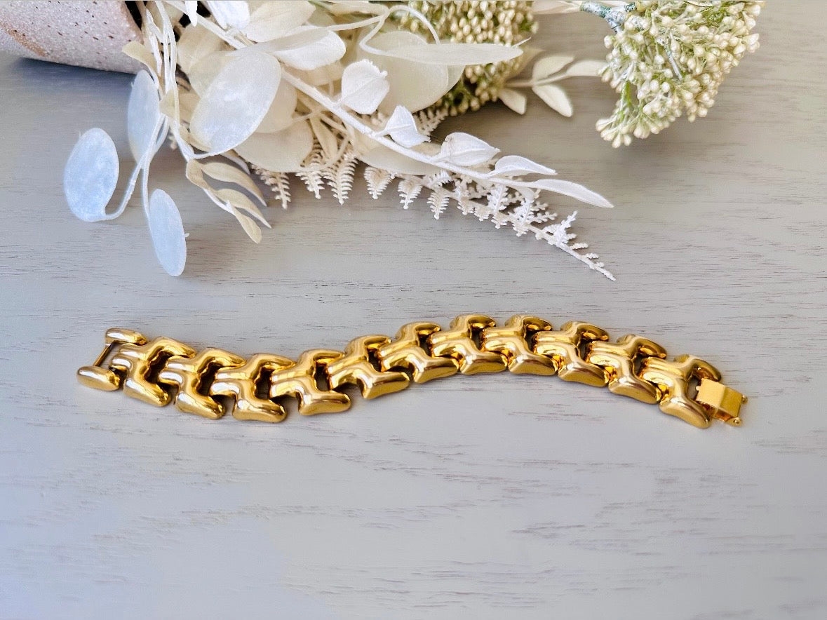 Vintage Gold Chain Bracelet - 1980s Etruscan Style Thick Link Unisex Jewelry for Men & Women | Perfect for Retro Fashion, Boho Outfits and Special Occasions