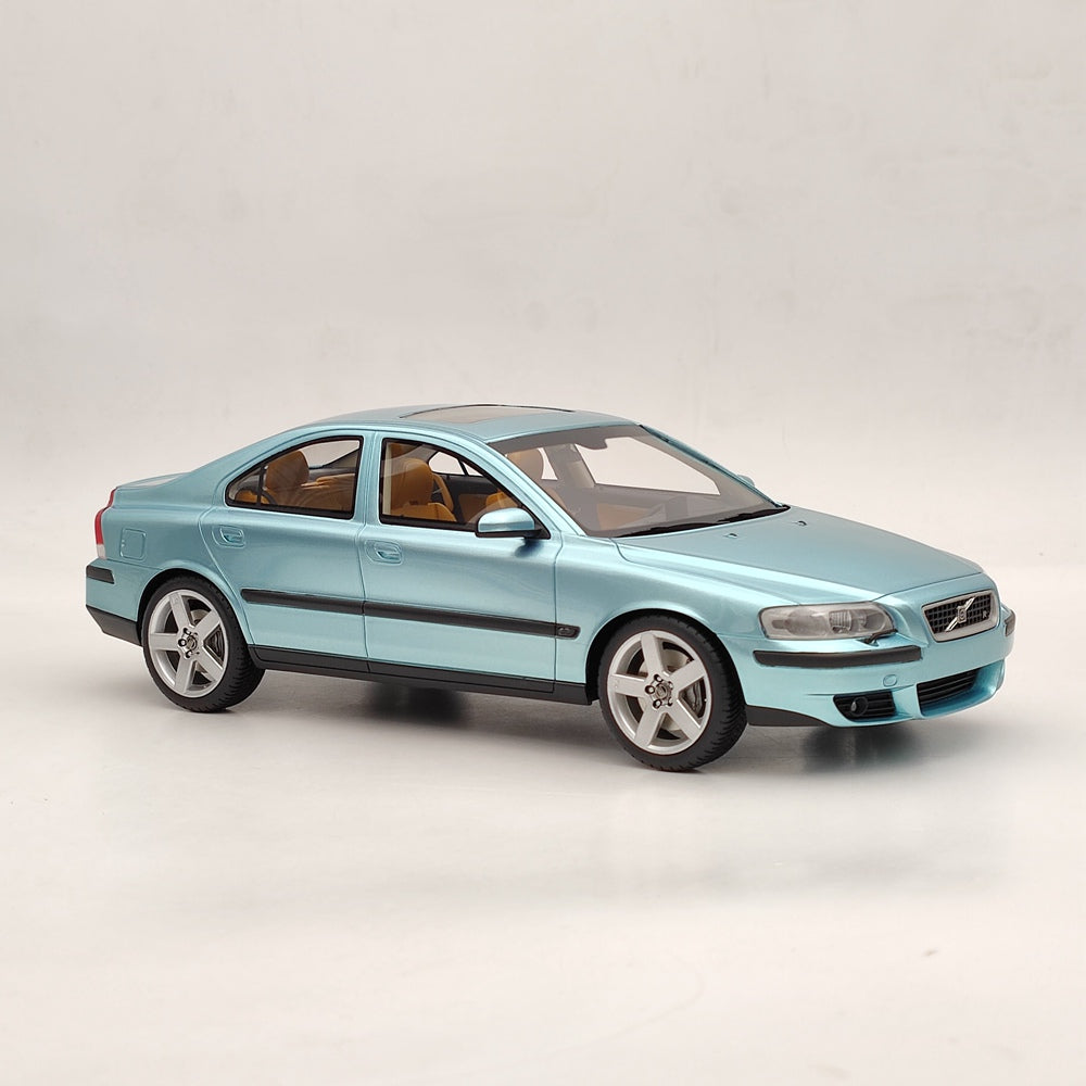 1/18 Scale Volvo S60 R 2003 Limited Edition Resin Model Car - DNA Collectibles DNA000104 - Green Diecast Toy for Collectors & Gift for Car Enthusiasts (Perfect for Display, Home Decor, and Car Model Collections)